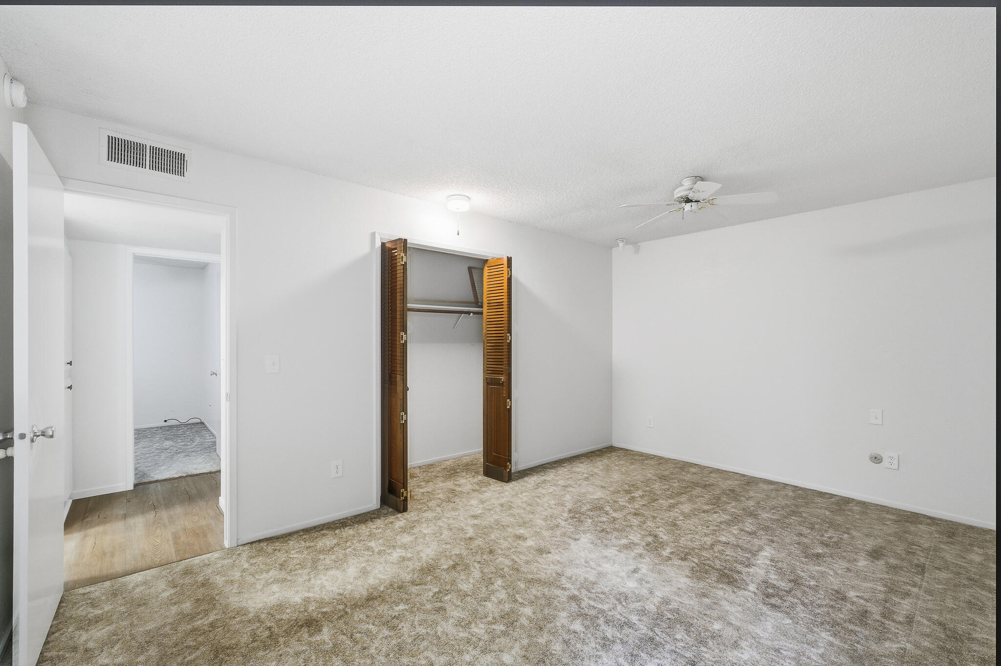 2936 S Conyer St, Visalia, CA 93277