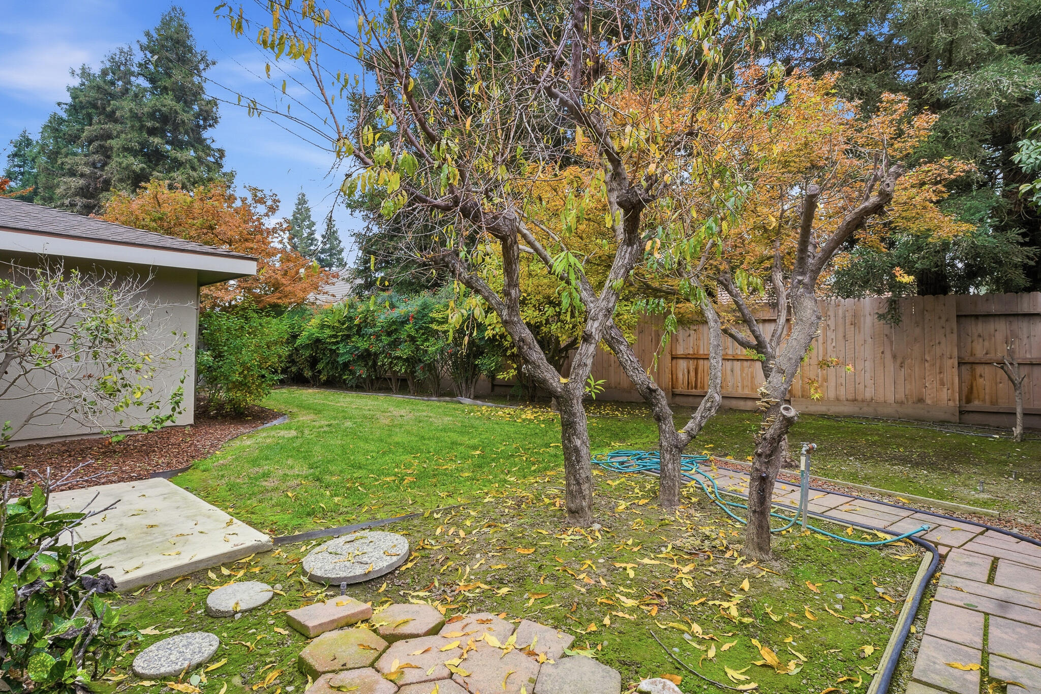 2936 S Conyer St, Visalia, CA 93277