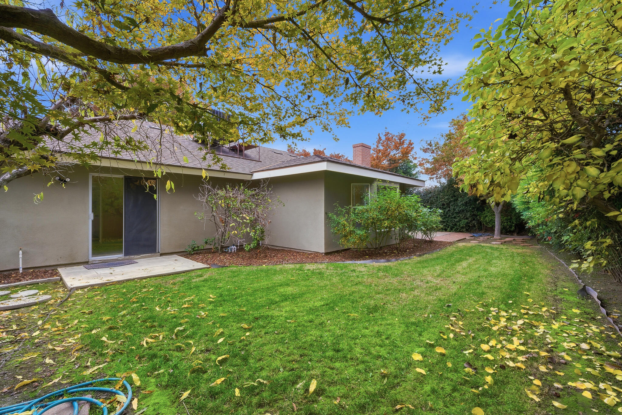 2936 S Conyer St, Visalia, CA 93277