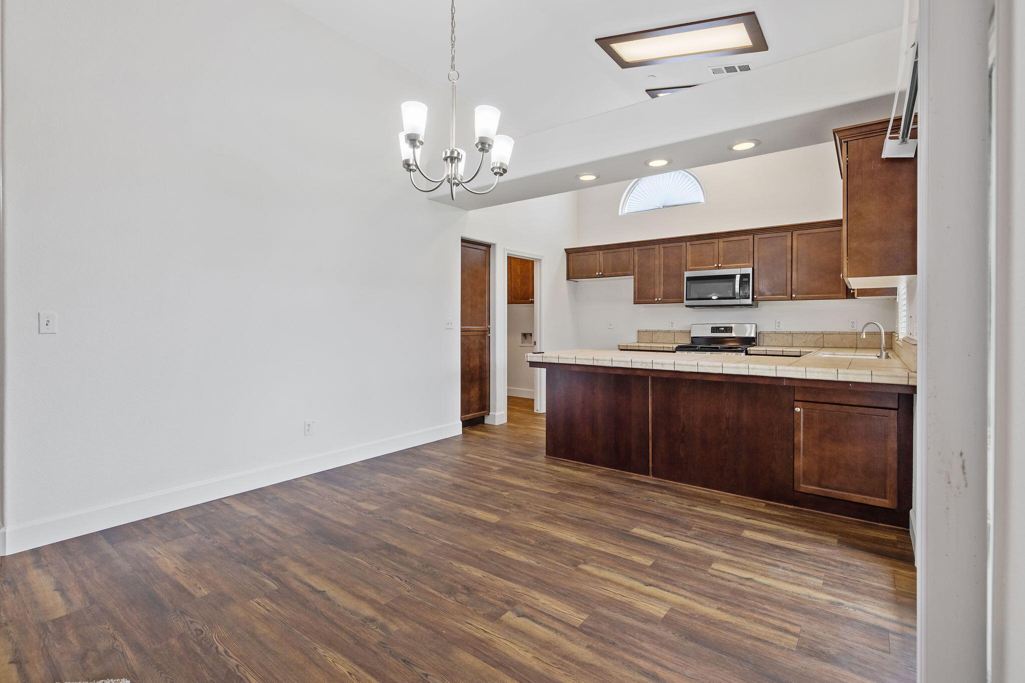 7403 Ensminger Ave, Visalia, CA 93291