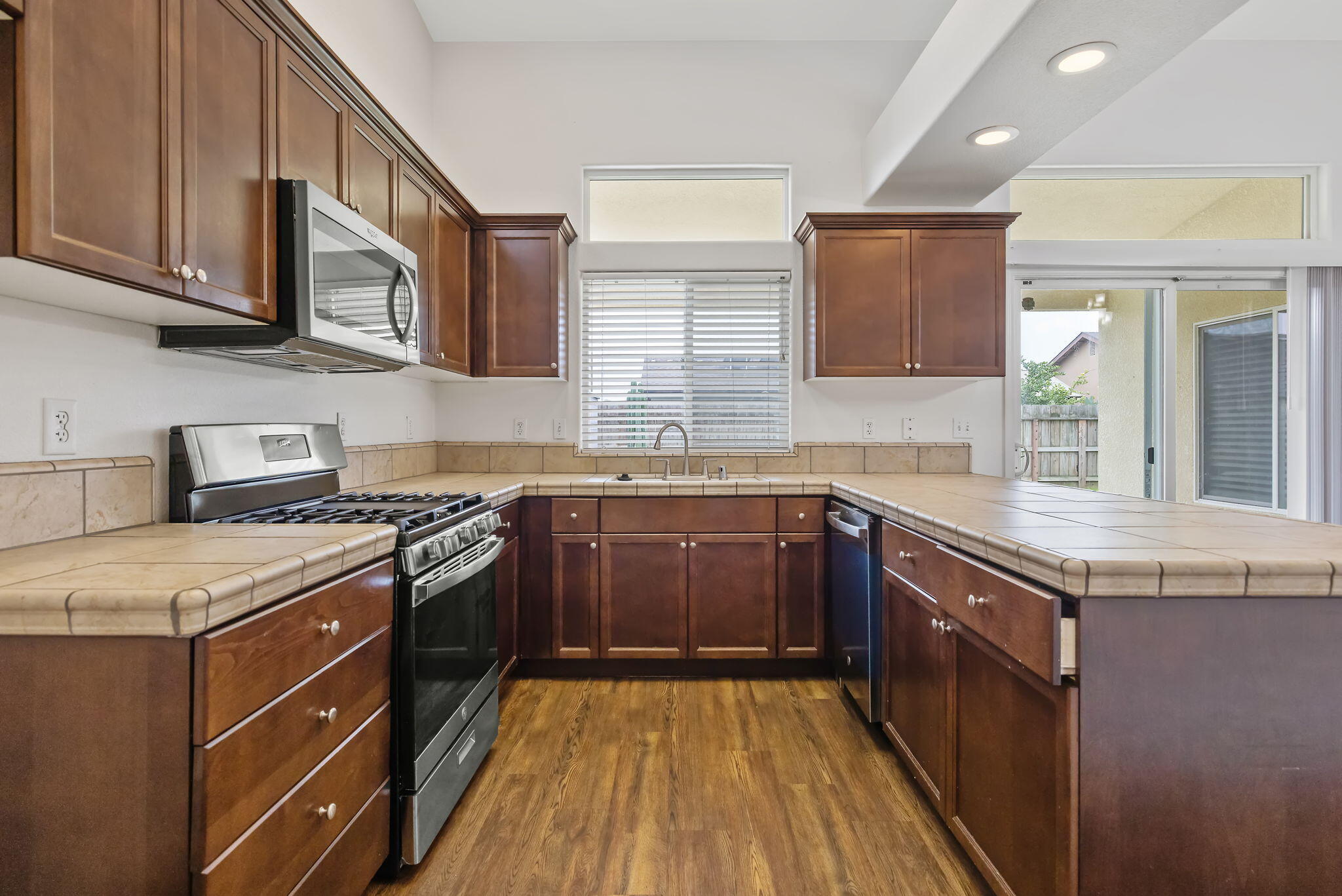 7403 Ensminger Ave, Visalia, CA 93291