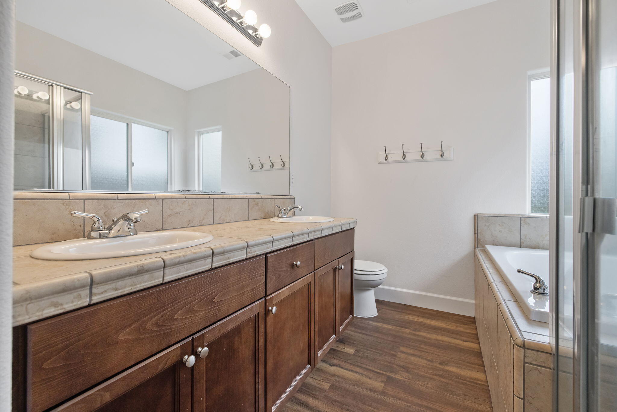 7403 Ensminger Ave, Visalia, CA 93291