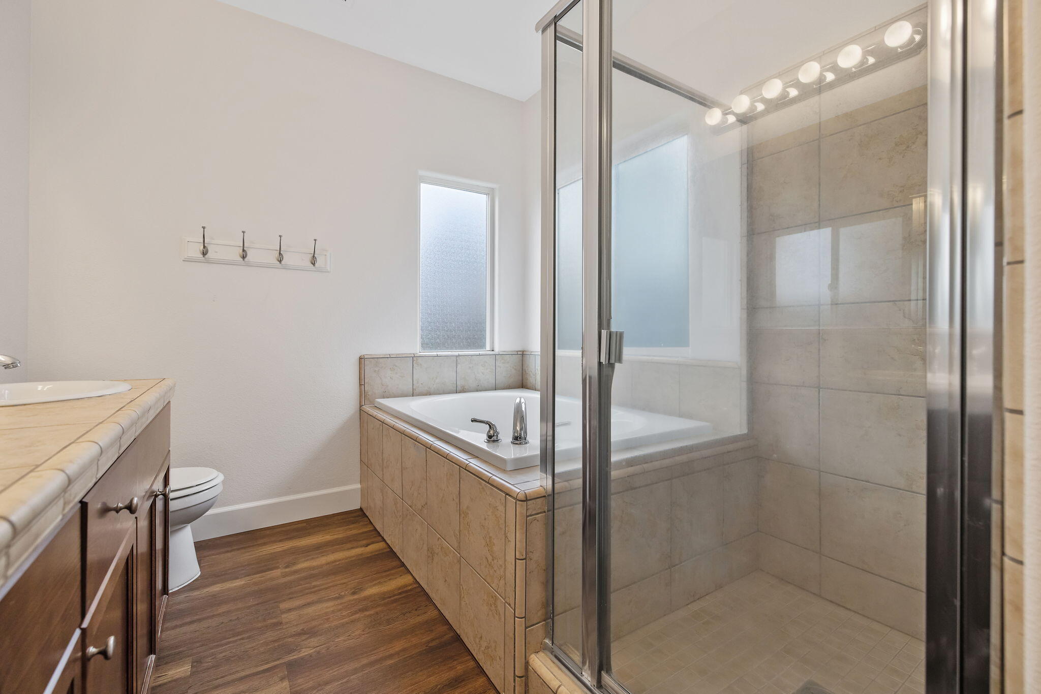 7403 Ensminger Ave, Visalia, CA 93291