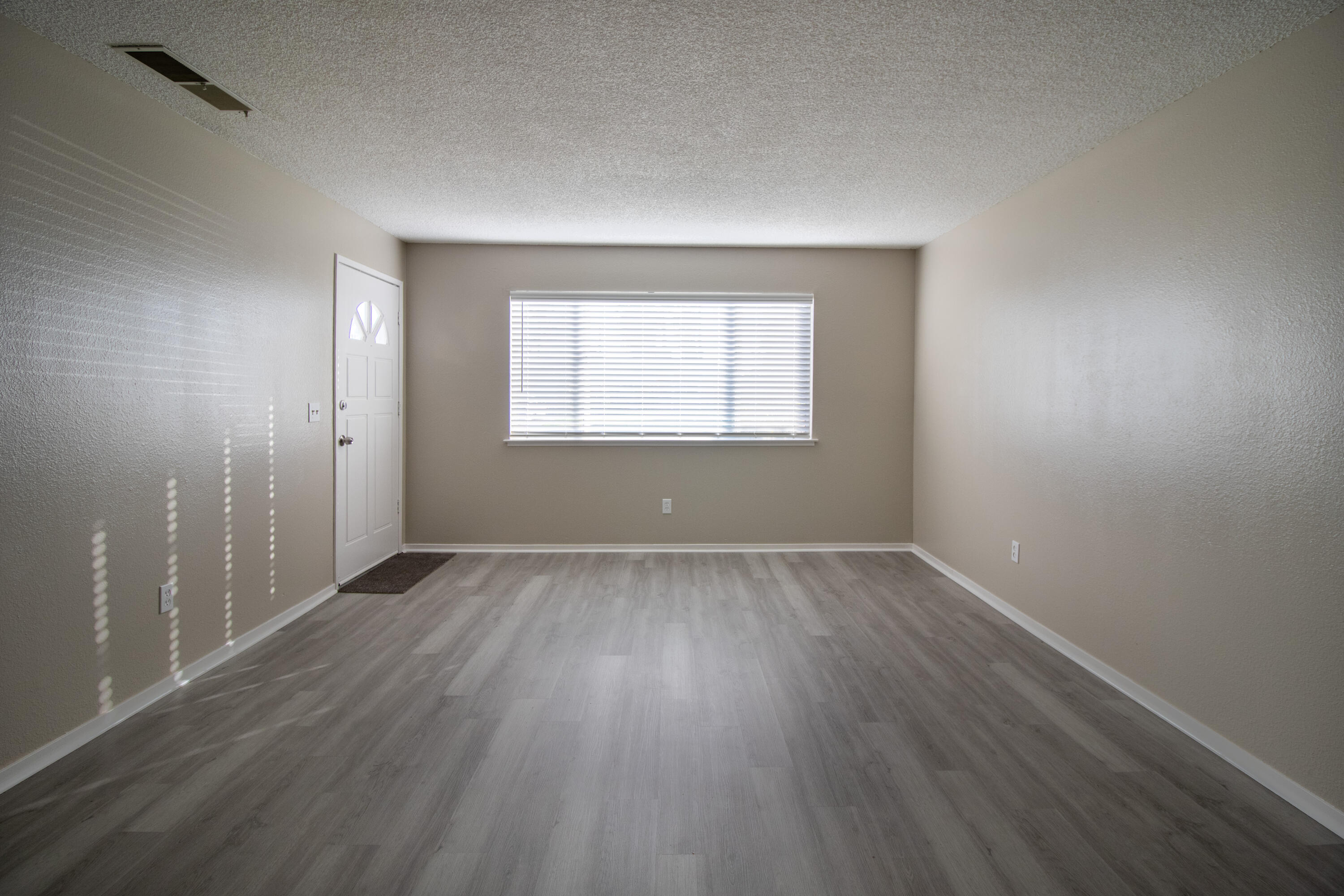 840 Sandra Ln, Porterville, CA 93257