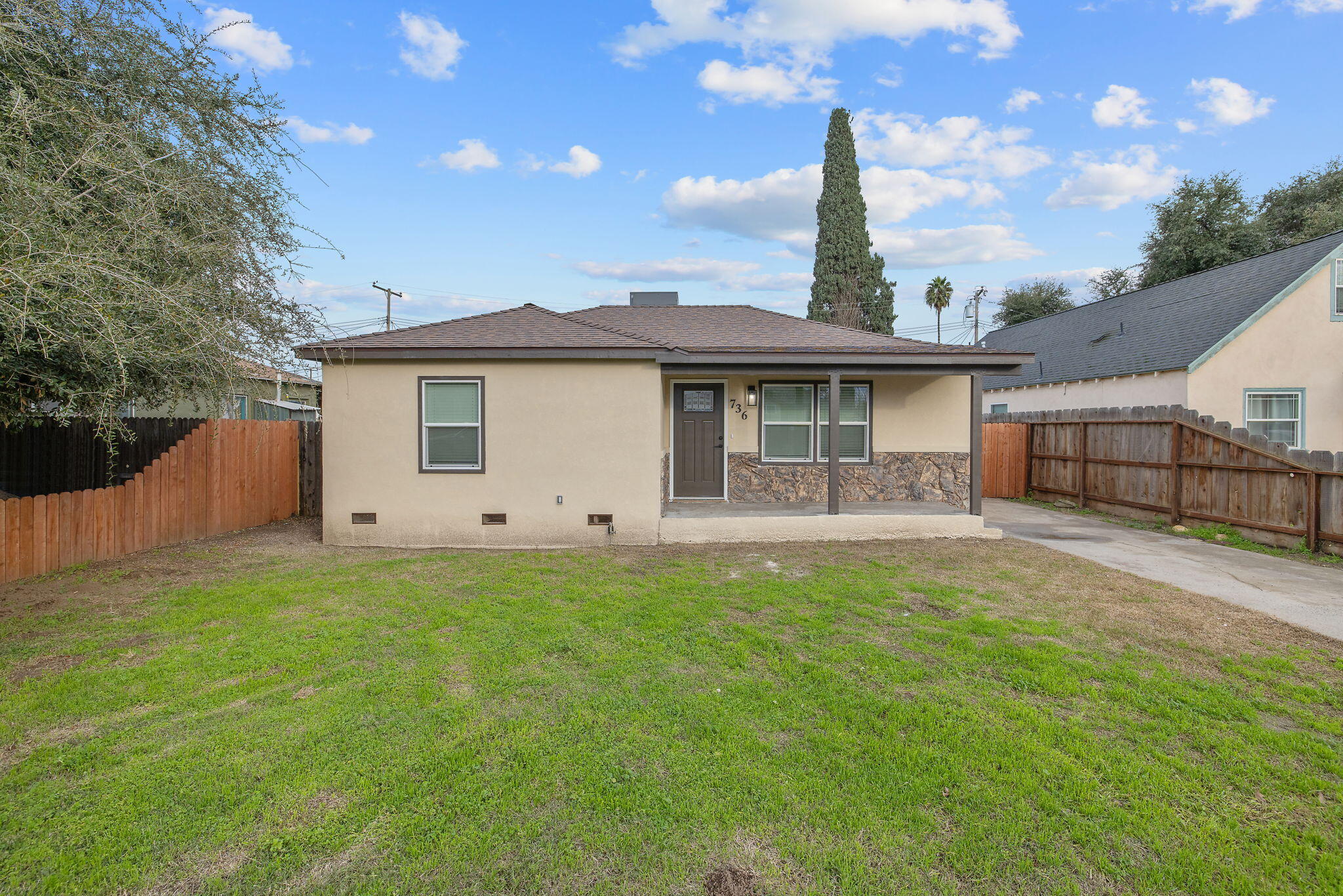736 S Victoria St, Tulare, CA 93274