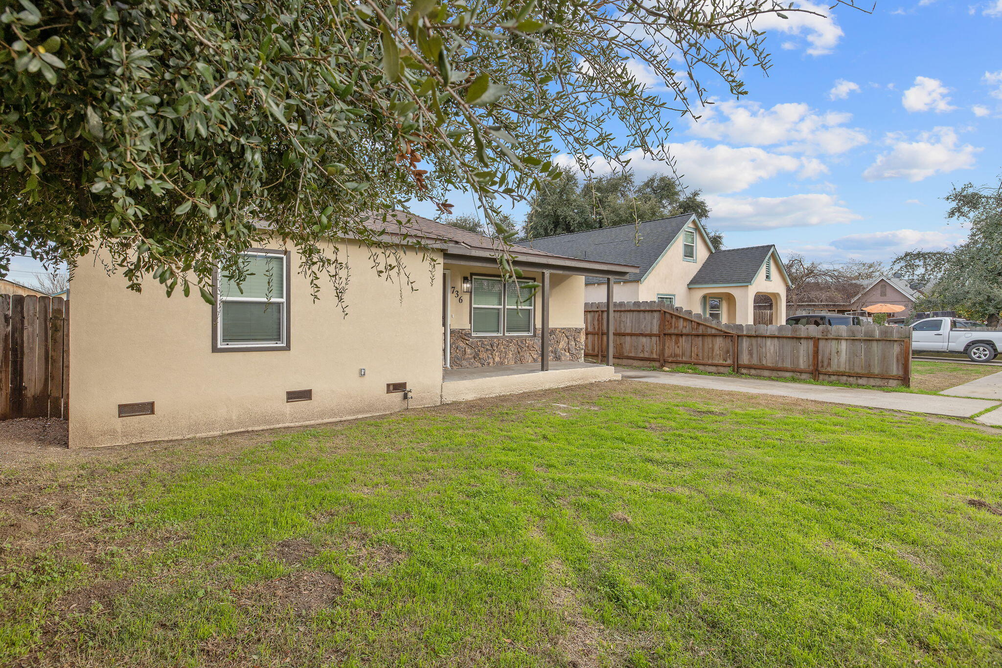 736 S Victoria St, Tulare, CA 93274