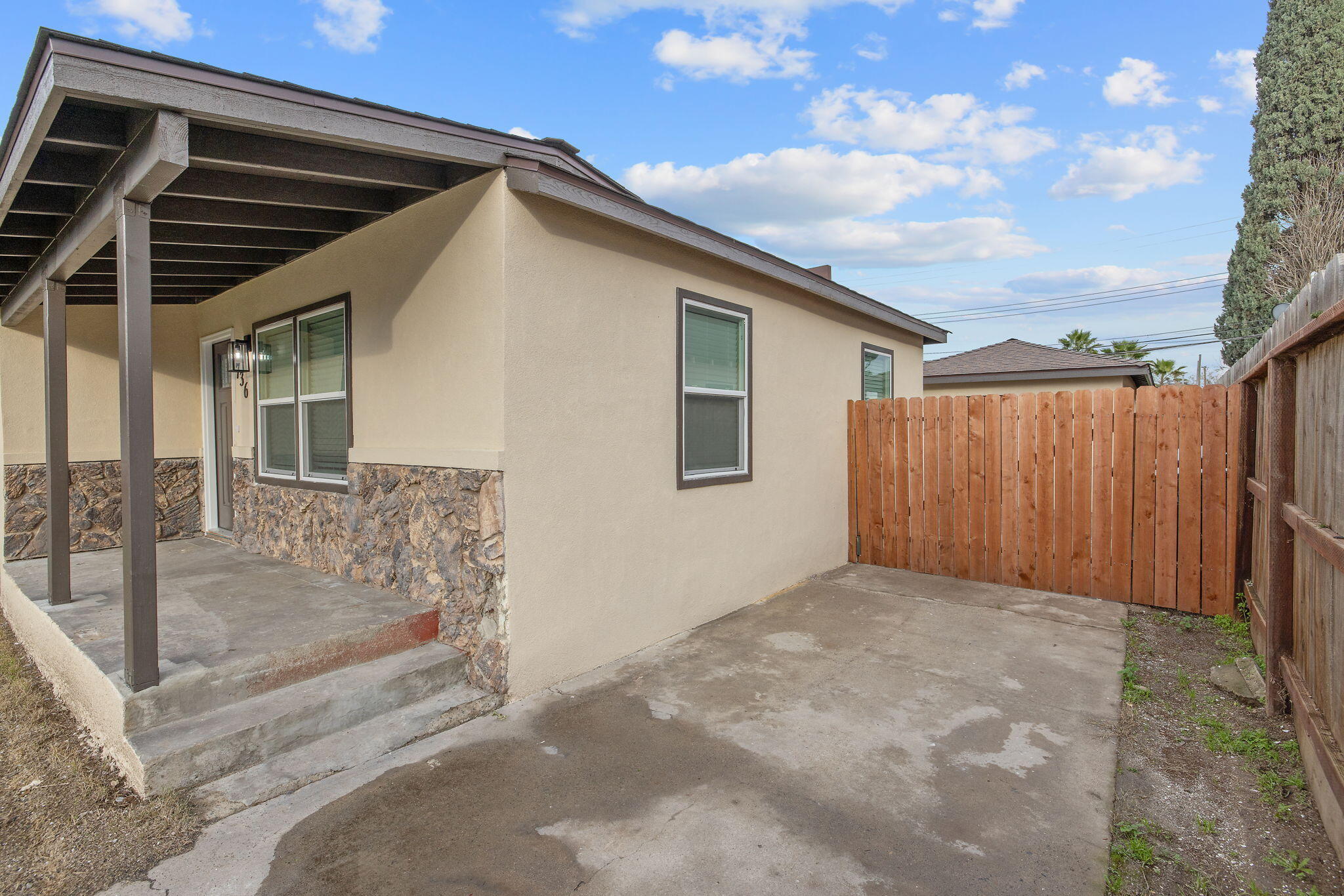 736 S Victoria St, Tulare, CA 93274