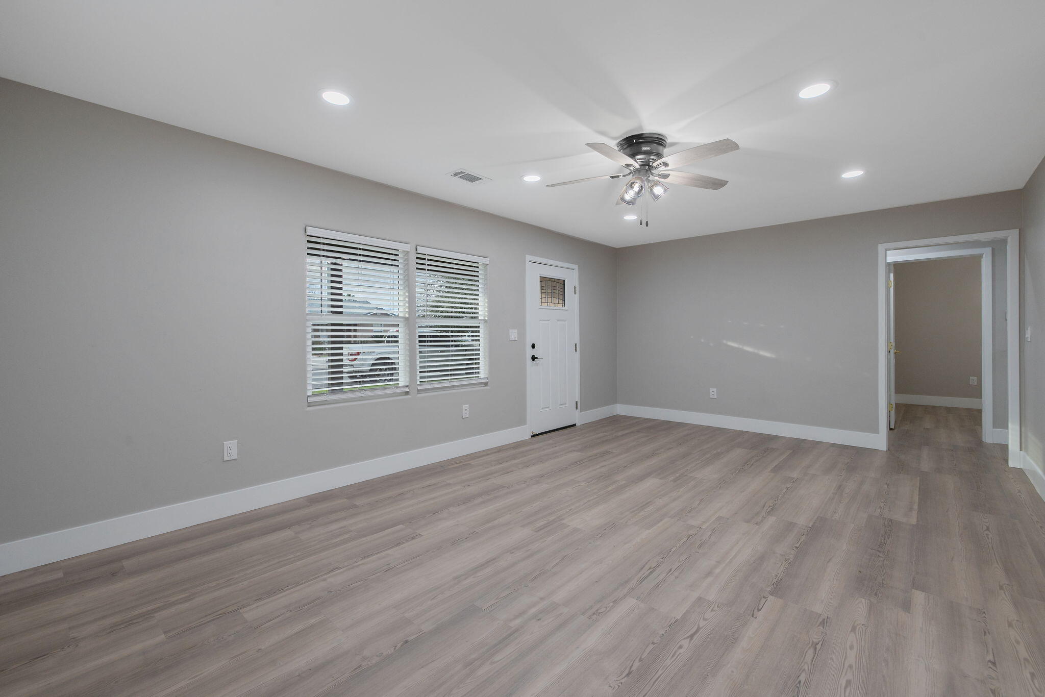 736 S Victoria St, Tulare, CA 93274