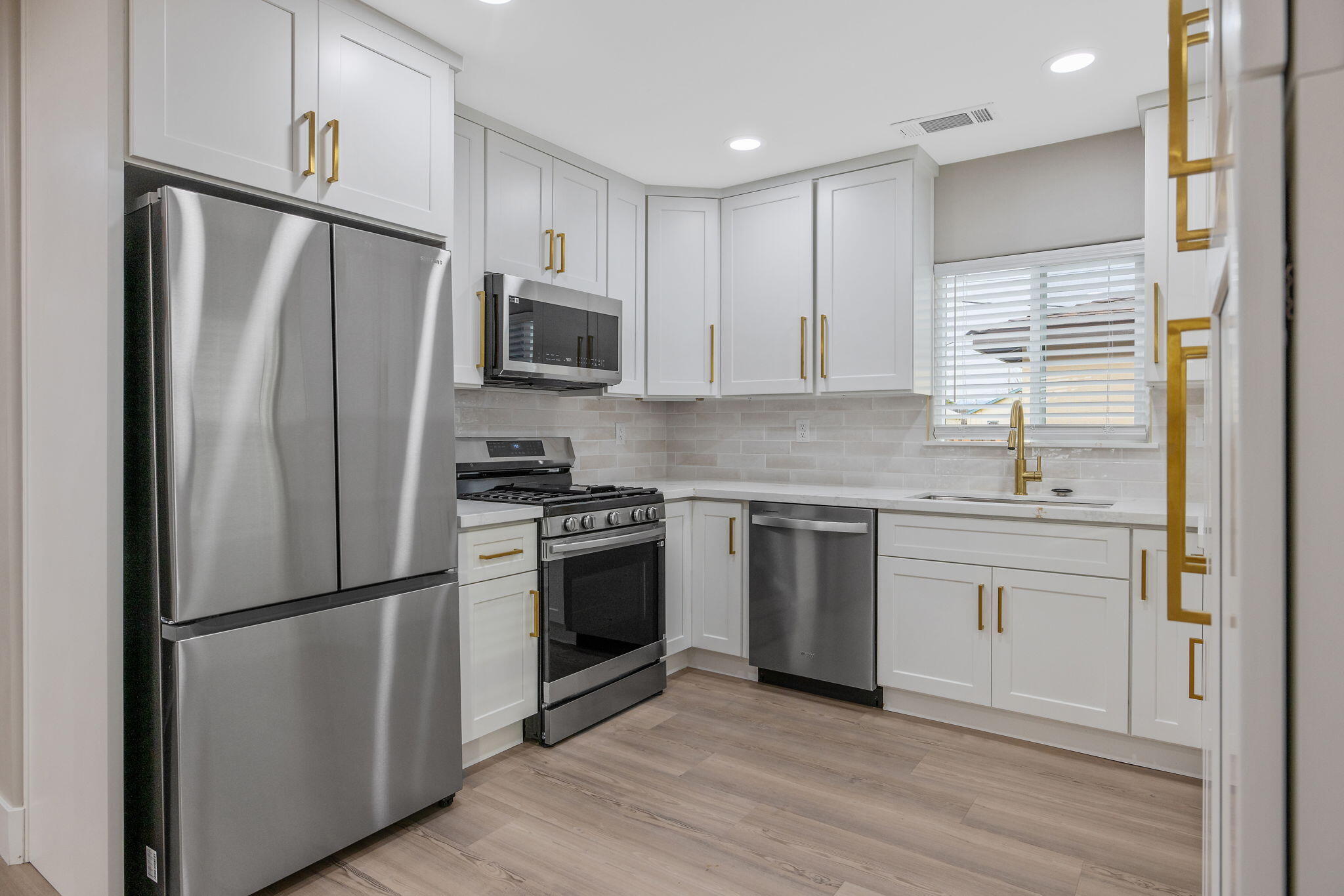 736 S Victoria St, Tulare, CA 93274