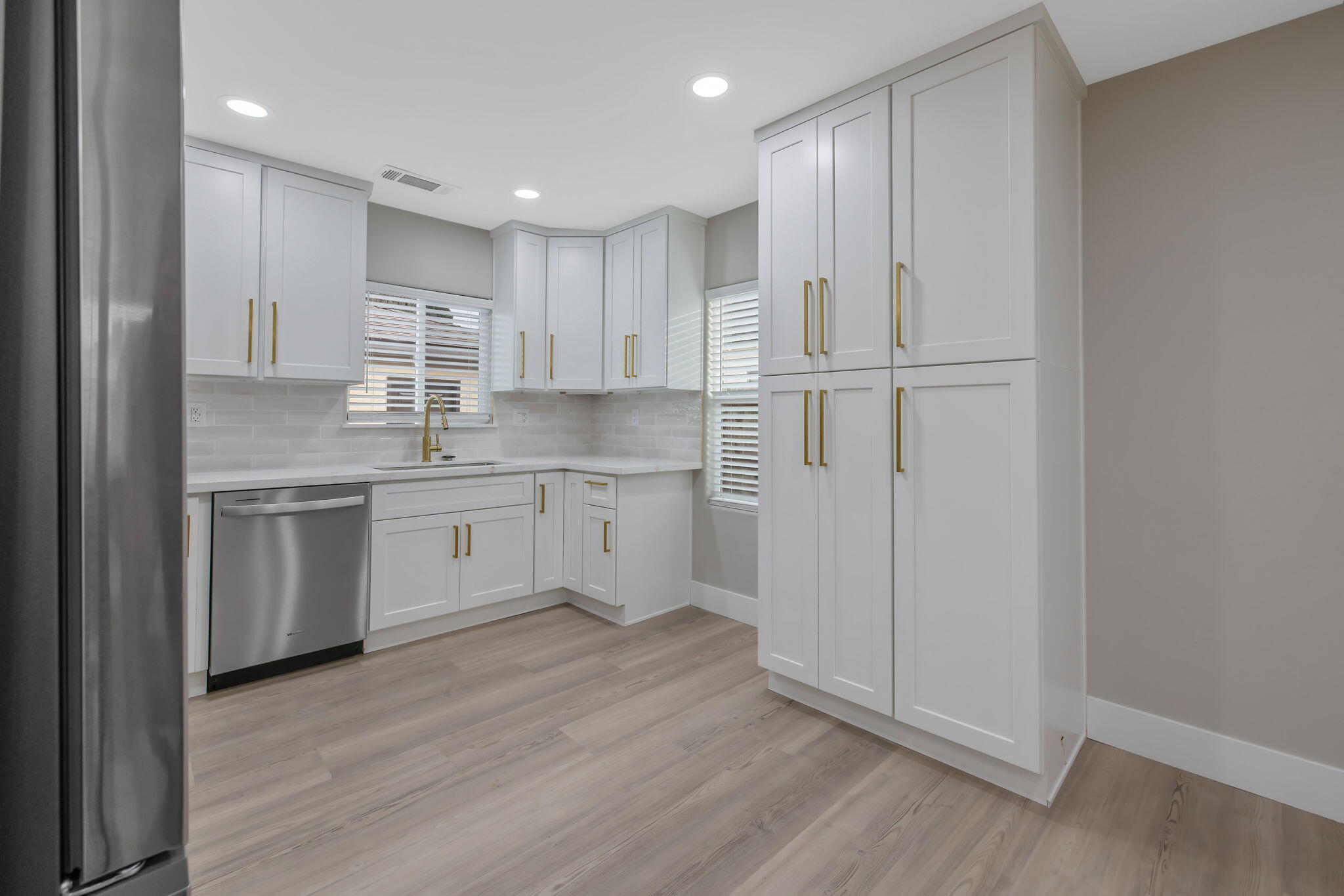 736 S Victoria St, Tulare, CA 93274