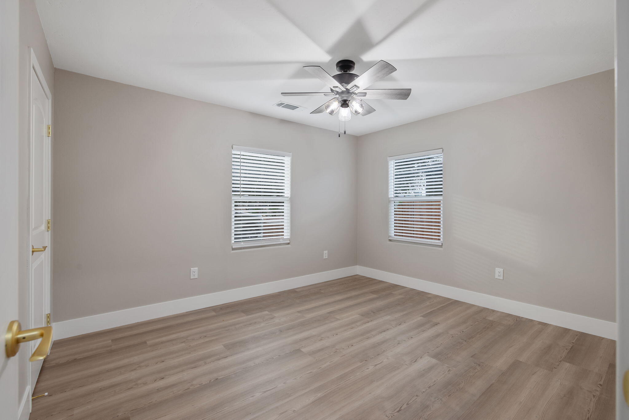 736 S Victoria St, Tulare, CA 93274