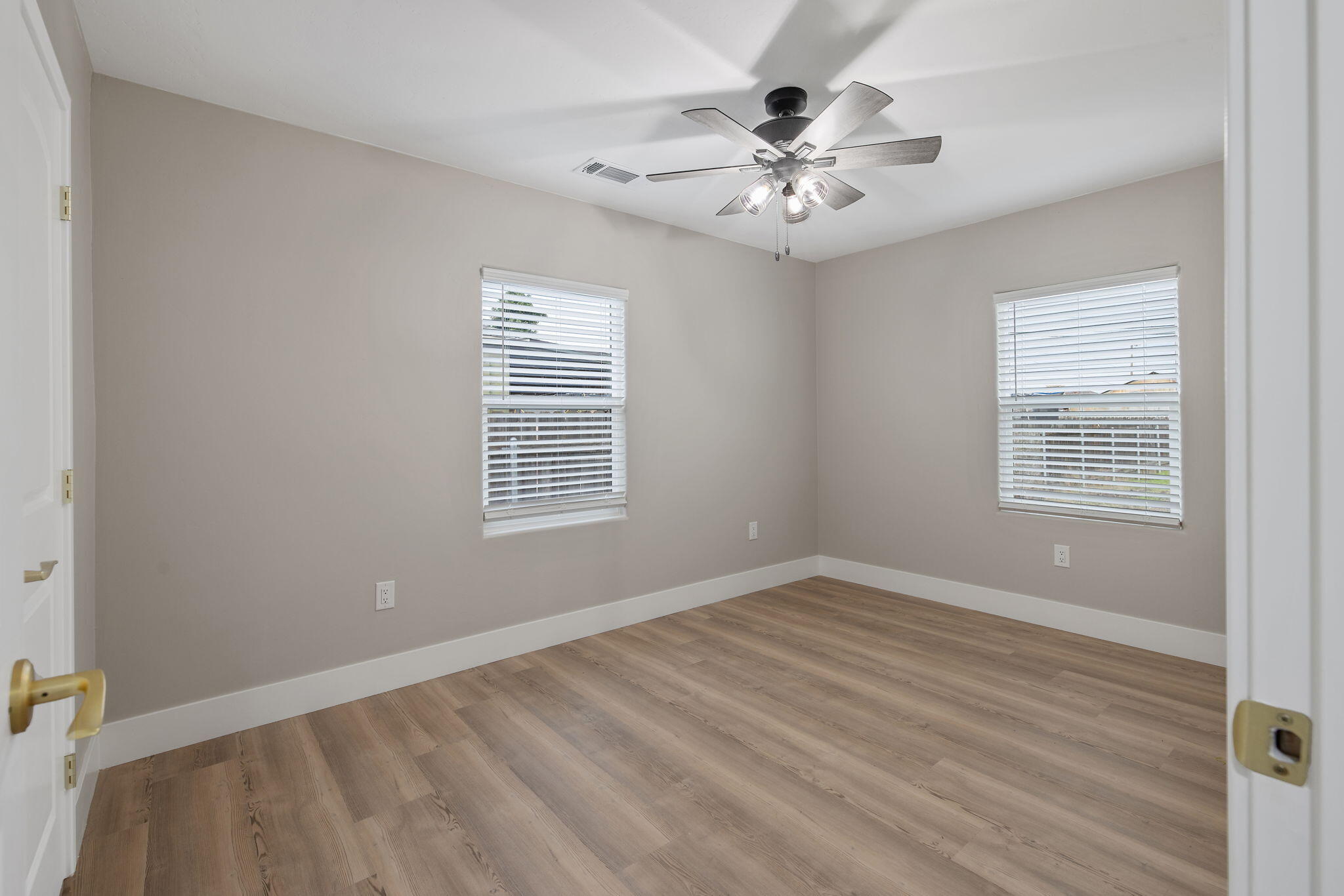 736 S Victoria St, Tulare, CA 93274