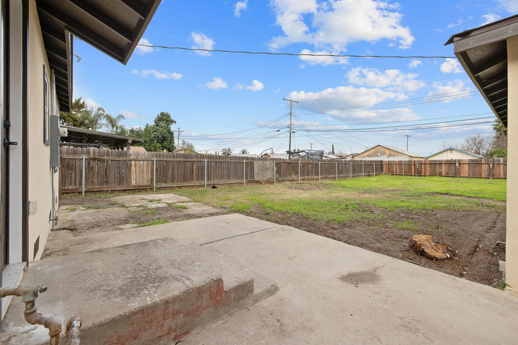 736 S Victoria St, Tulare, CA 93274