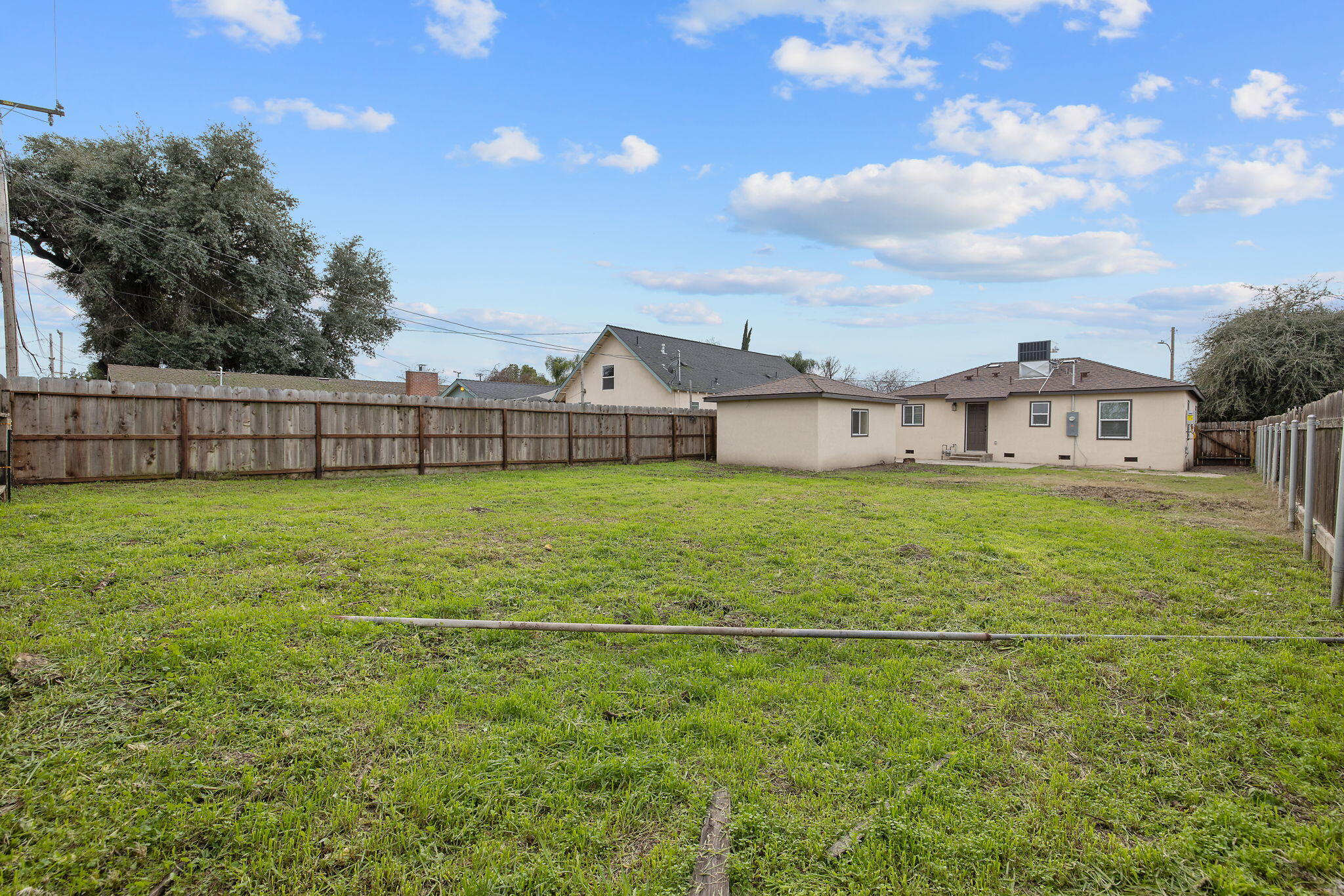 736 S Victoria St, Tulare, CA 93274