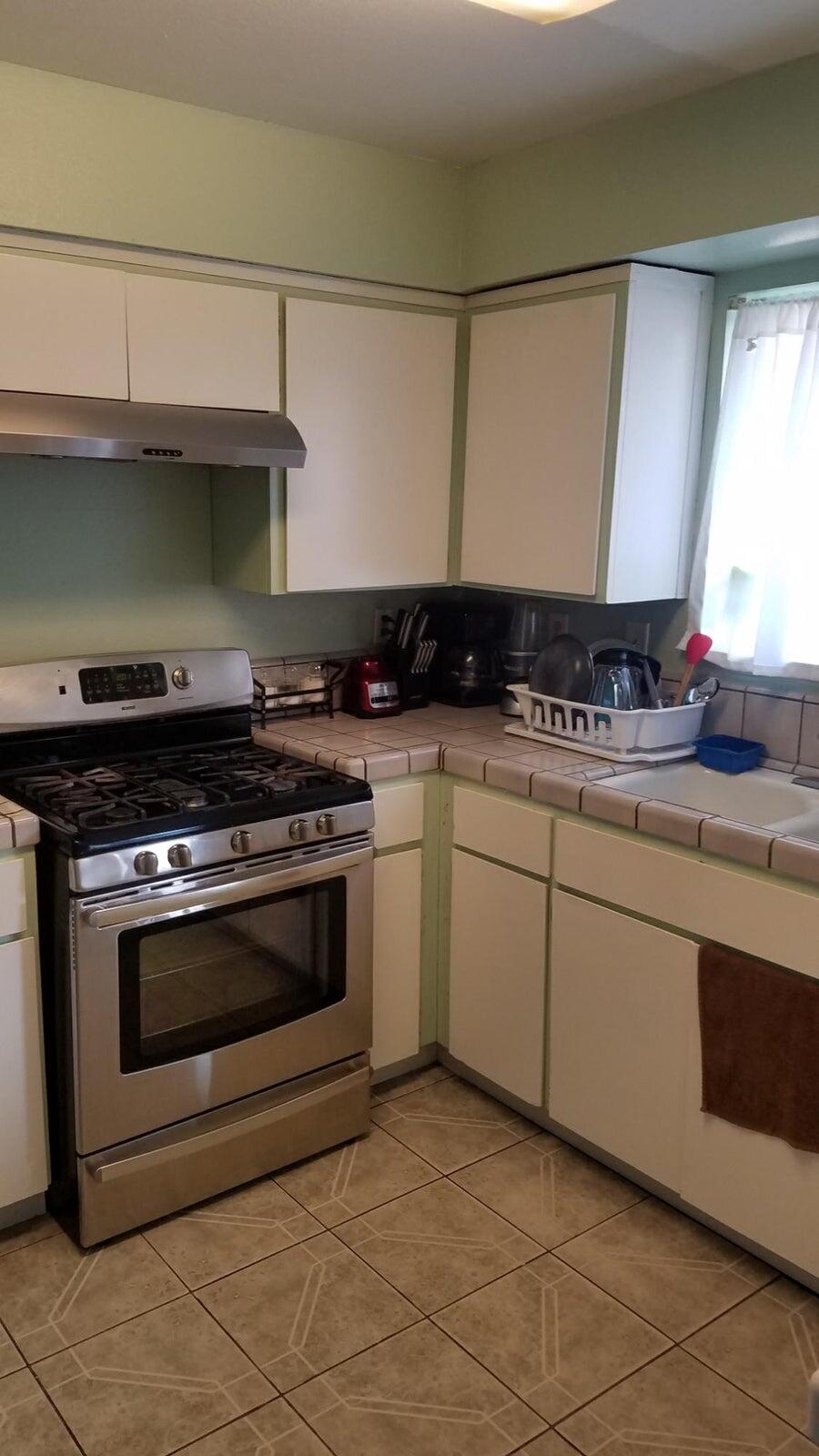 859 E Willow Ave, Porterville, CA 93257