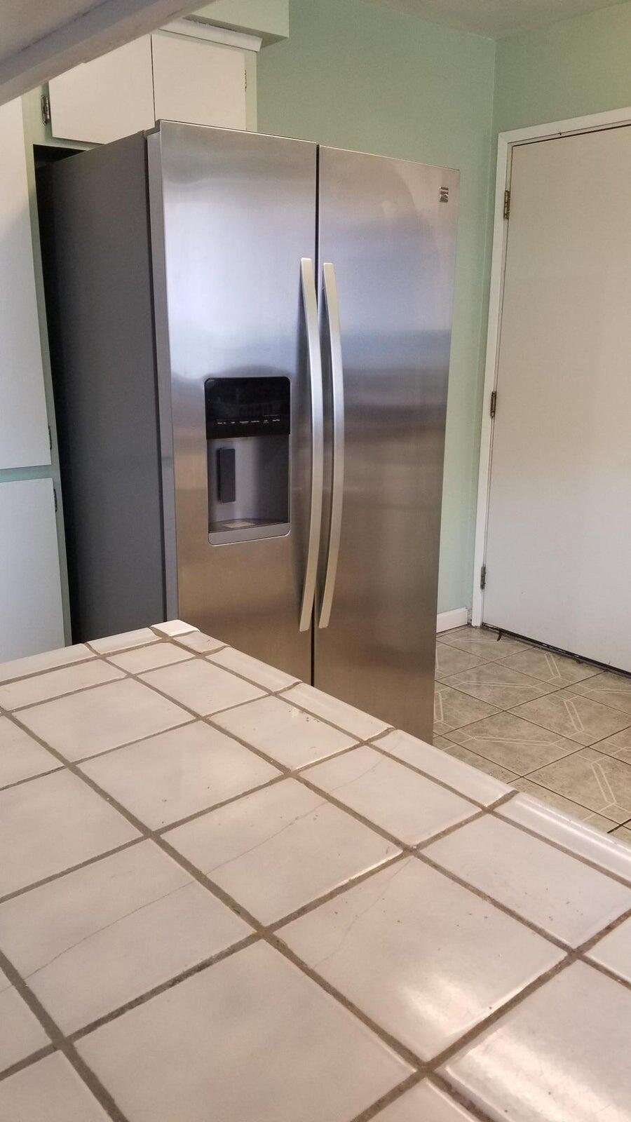 859 E Willow Ave, Porterville, CA 93257