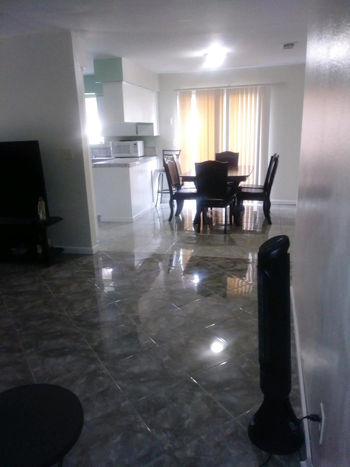 859 E Willow Ave, Porterville, CA 93257