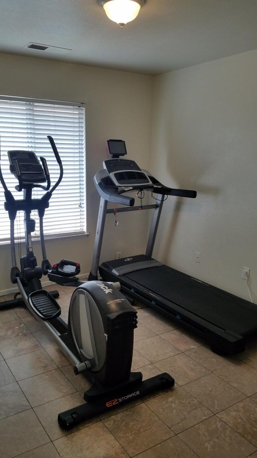 859 E Willow Ave, Porterville, CA 93257