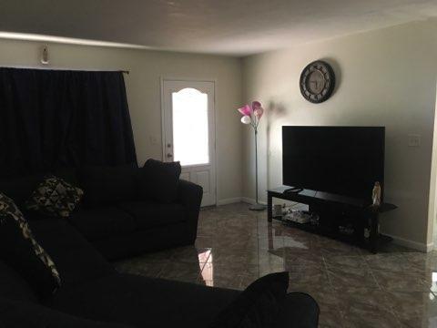 859 E Willow Ave, Porterville, CA 93257