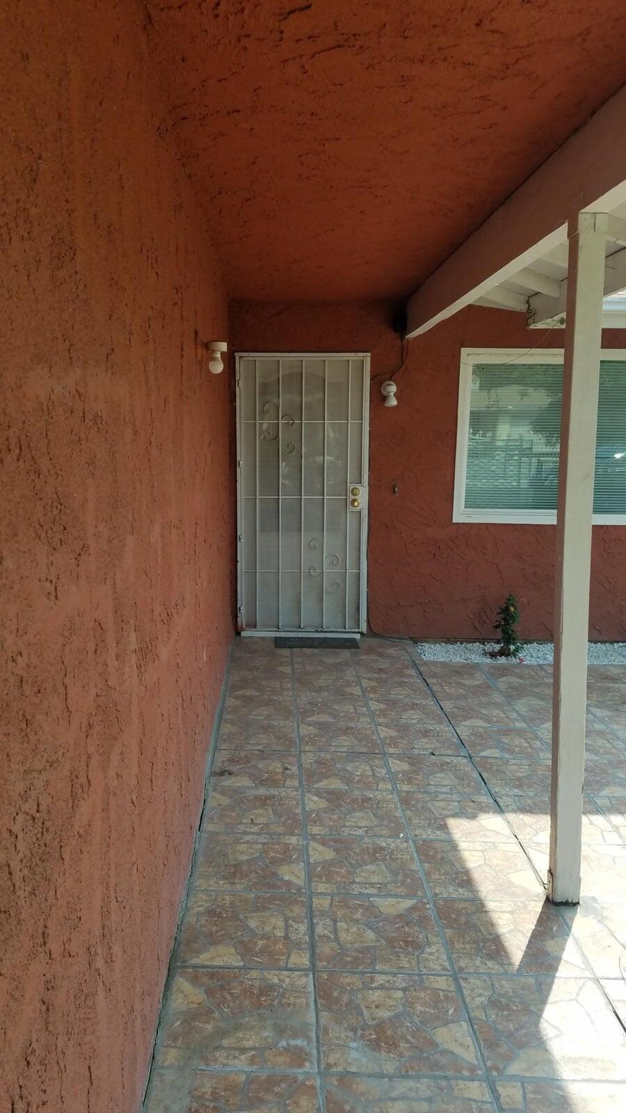 859 E Willow Ave, Porterville, CA 93257