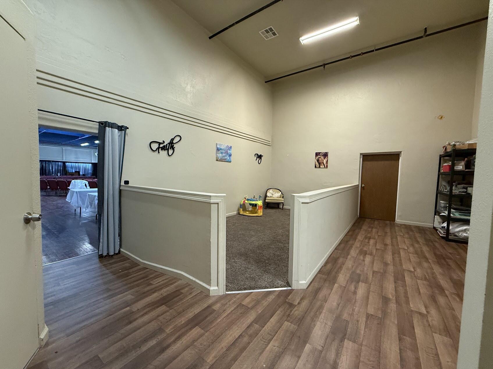 137 N L St, Dinuba, CA 93618