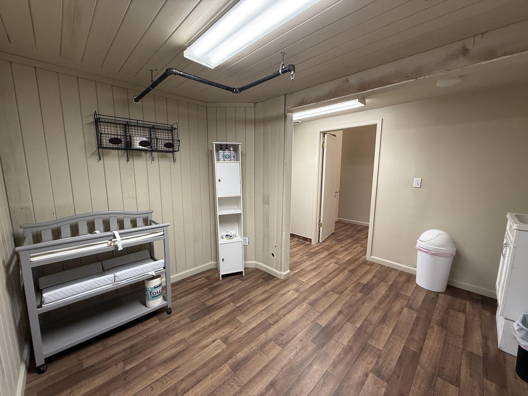 137 N L St, Dinuba, CA 93618