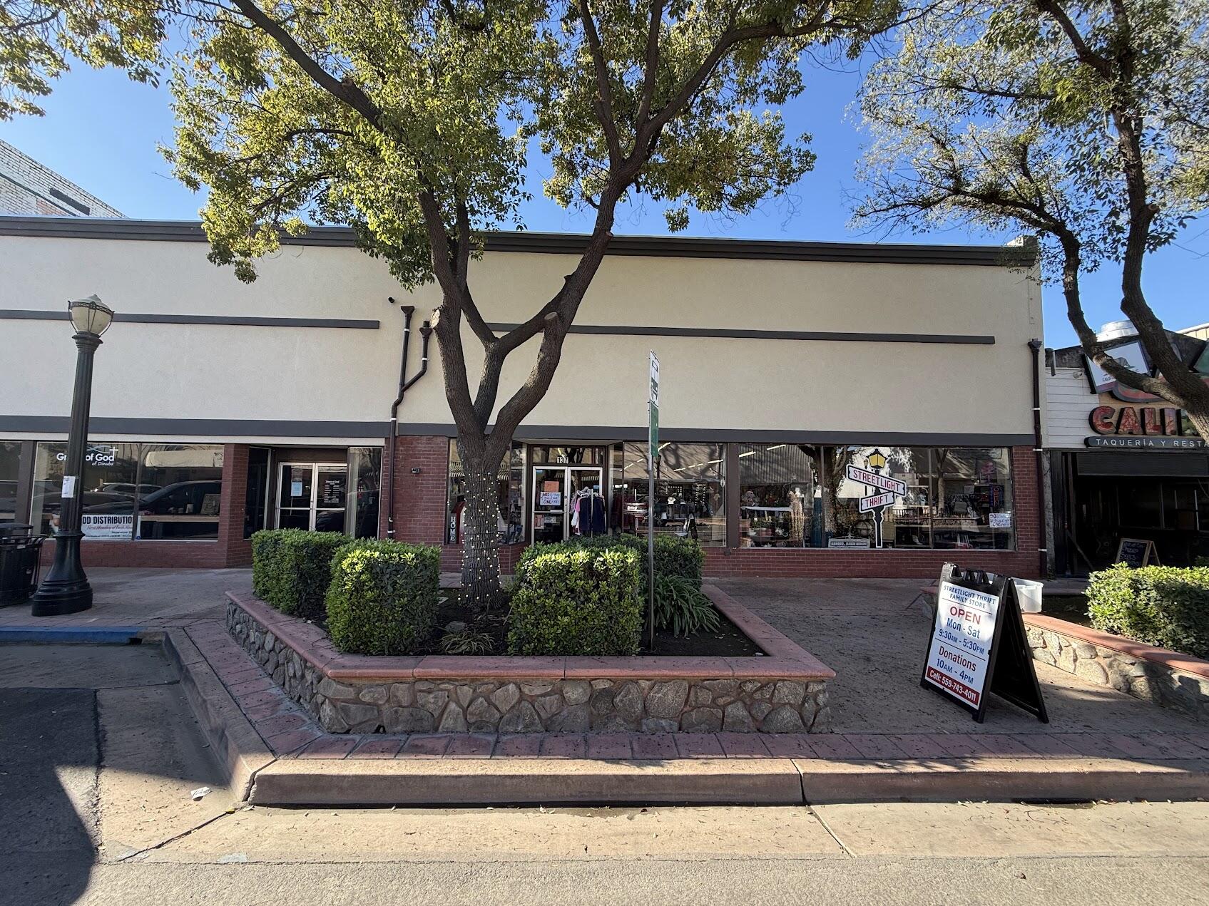 137 N L St, Dinuba, CA 93618