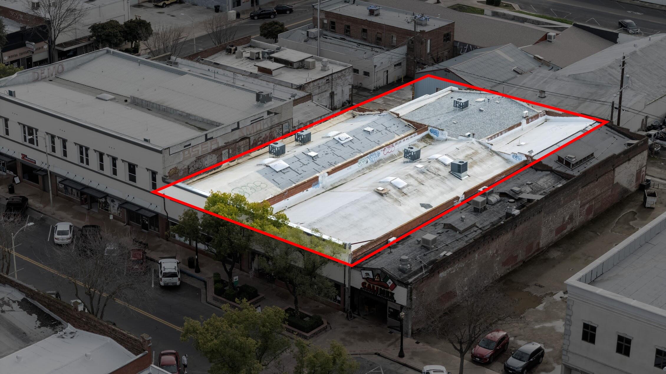 137 N L St, Dinuba, CA 93618