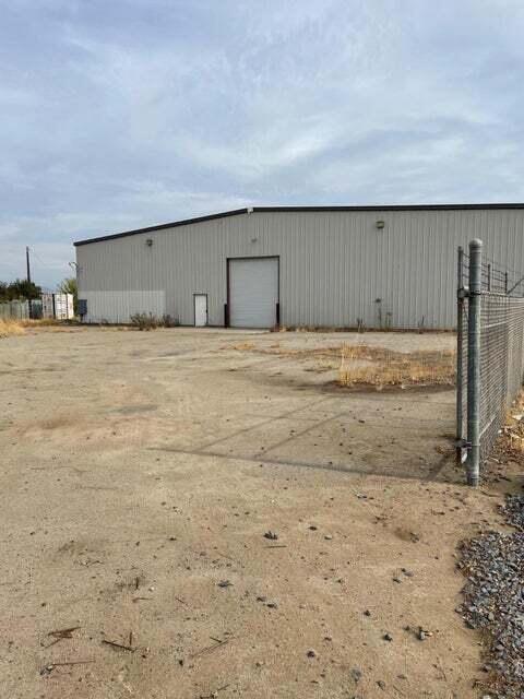 1310 S College Ave, Dinuba, CA 93618