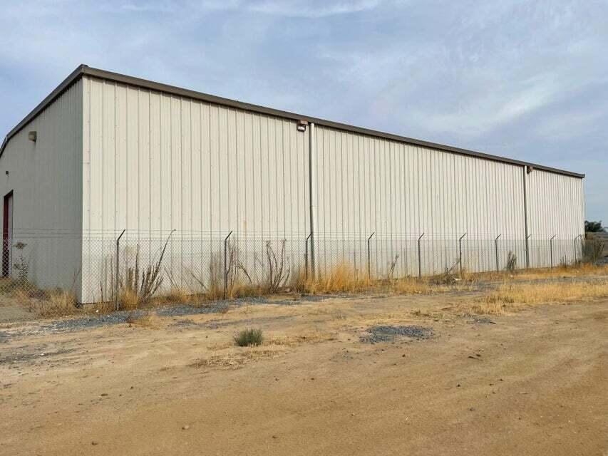 1310 S College Ave, Dinuba, CA 93618