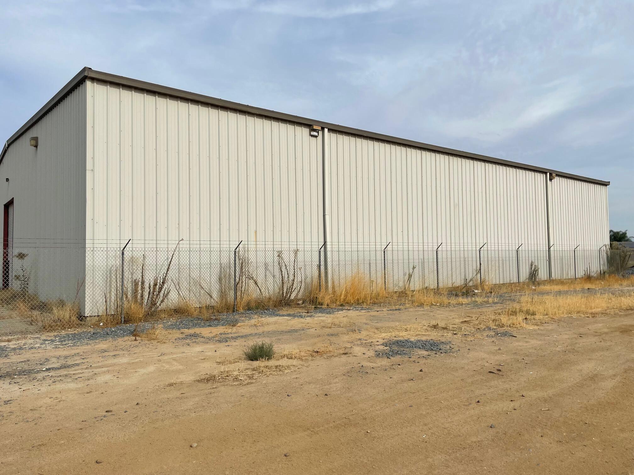 1310 S College Ave, Dinuba, CA 93618