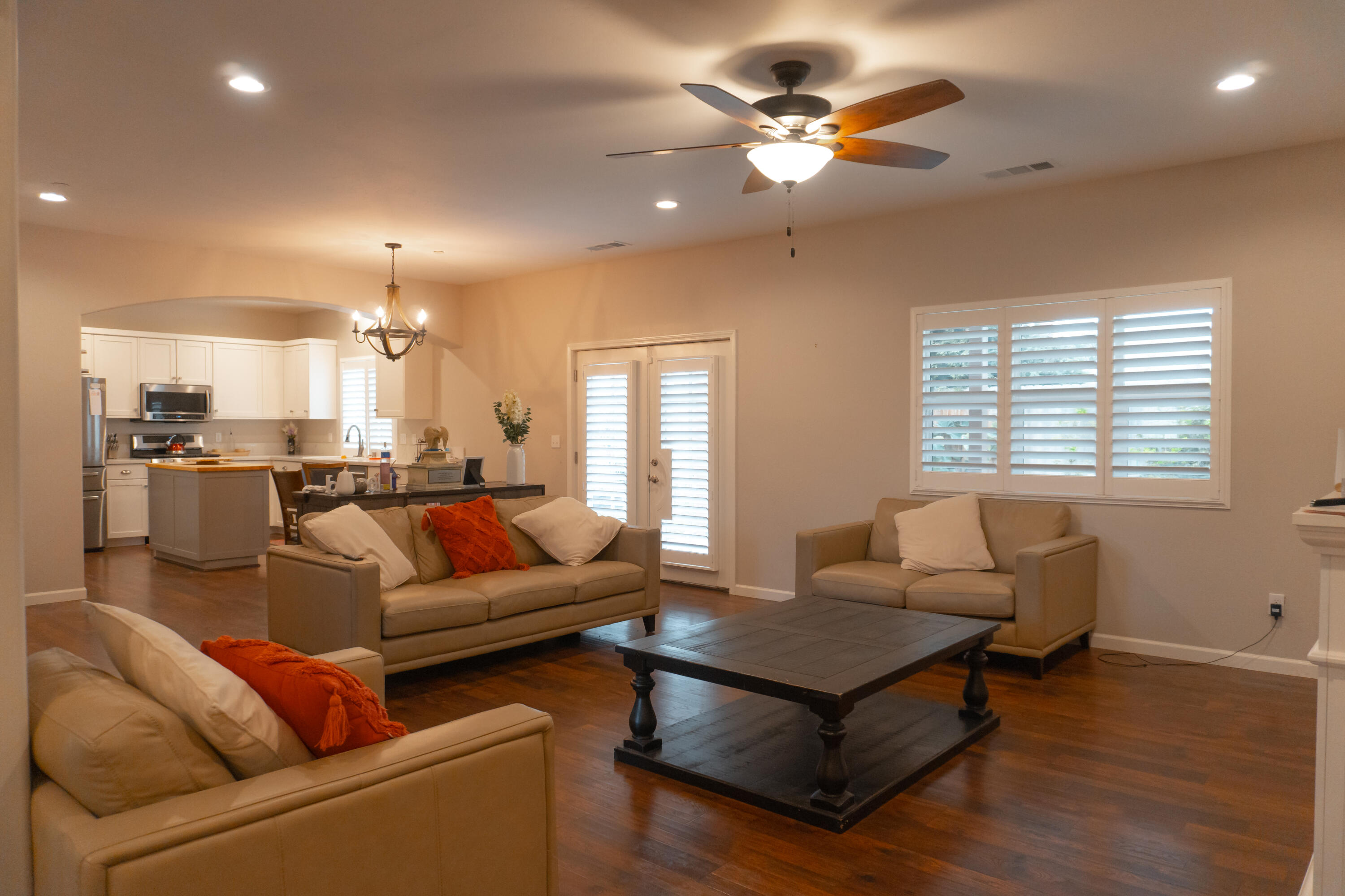 2113 S Columbus Ct, Visalia, CA 93277