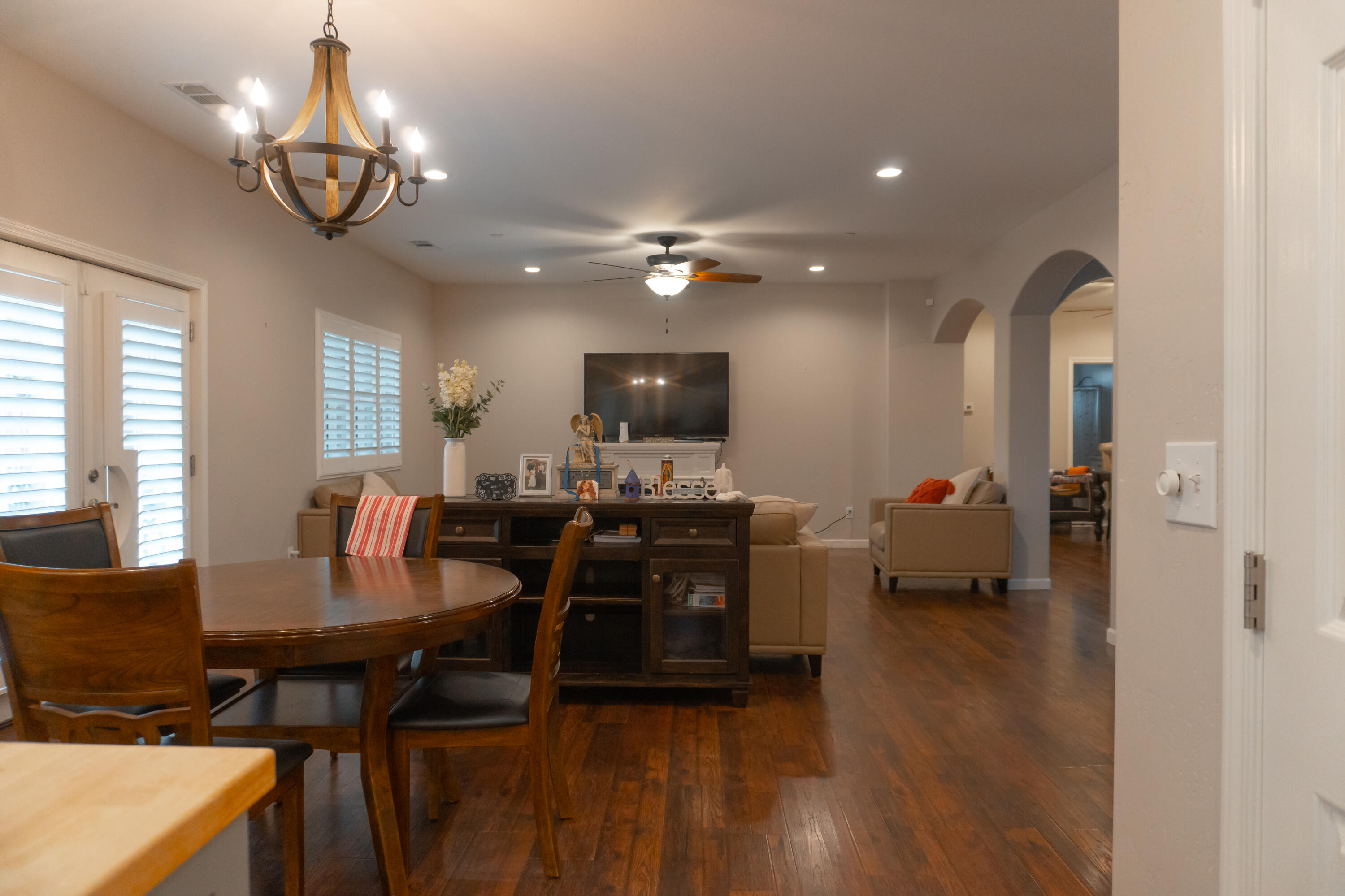 2113 S Columbus Ct, Visalia, CA 93277