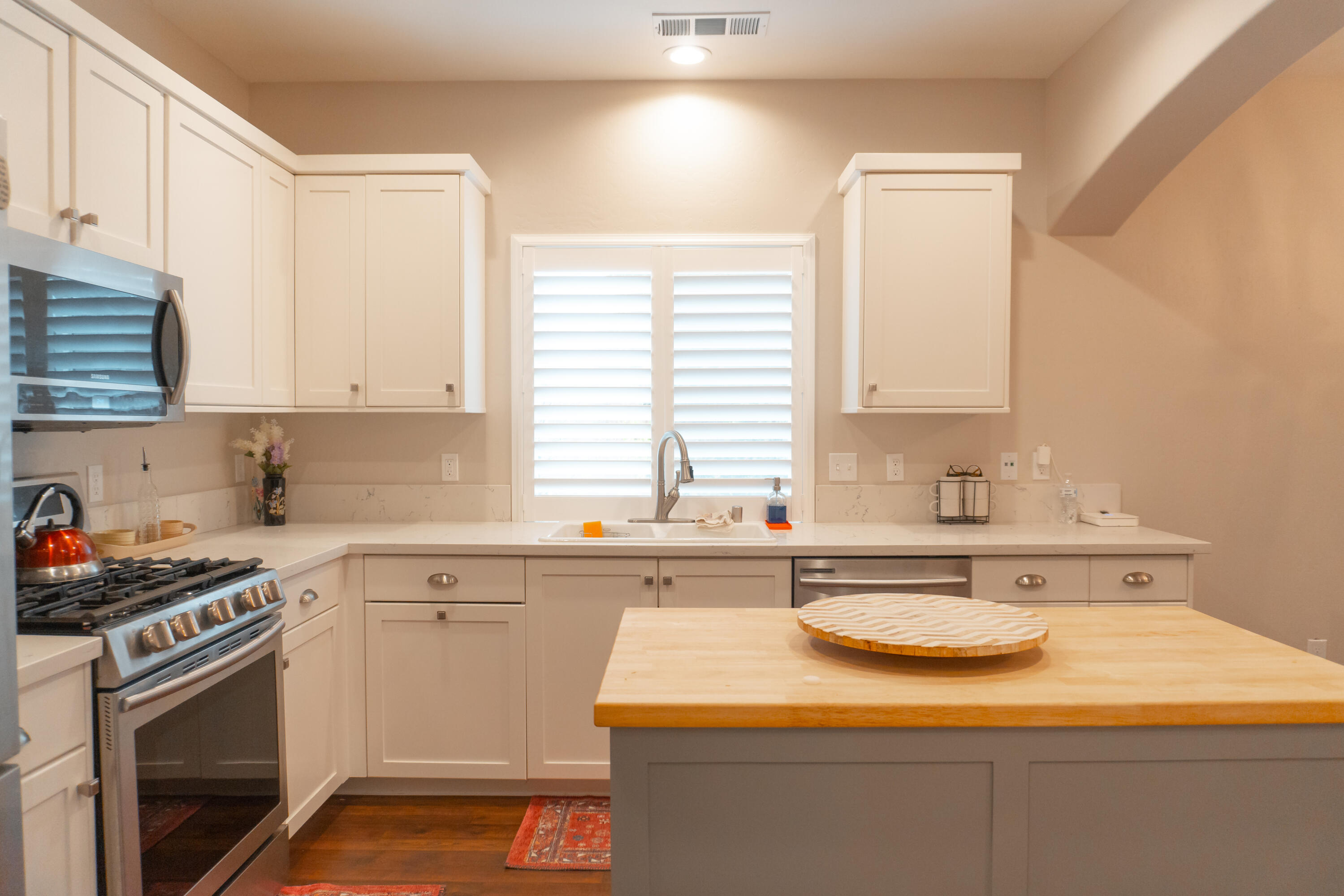 2113 S Columbus Ct, Visalia, CA 93277