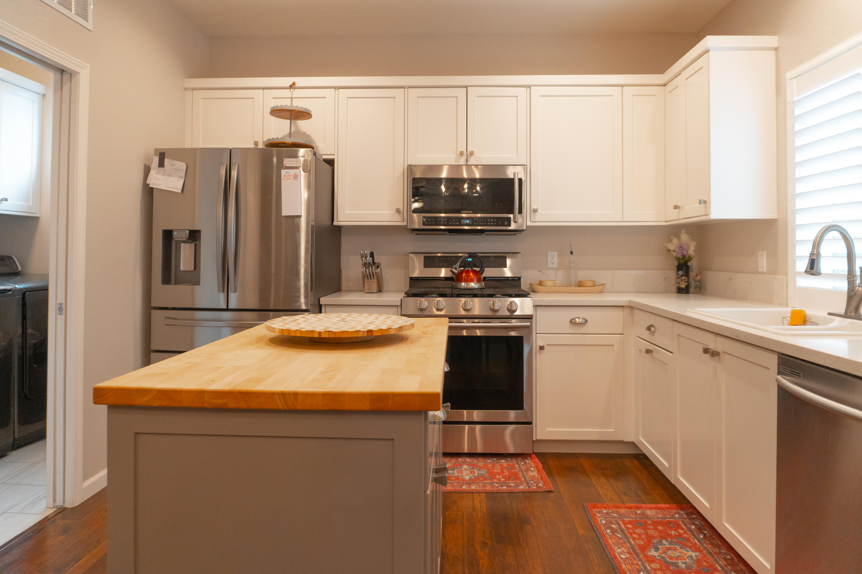 2113 S Columbus Ct, Visalia, CA 93277