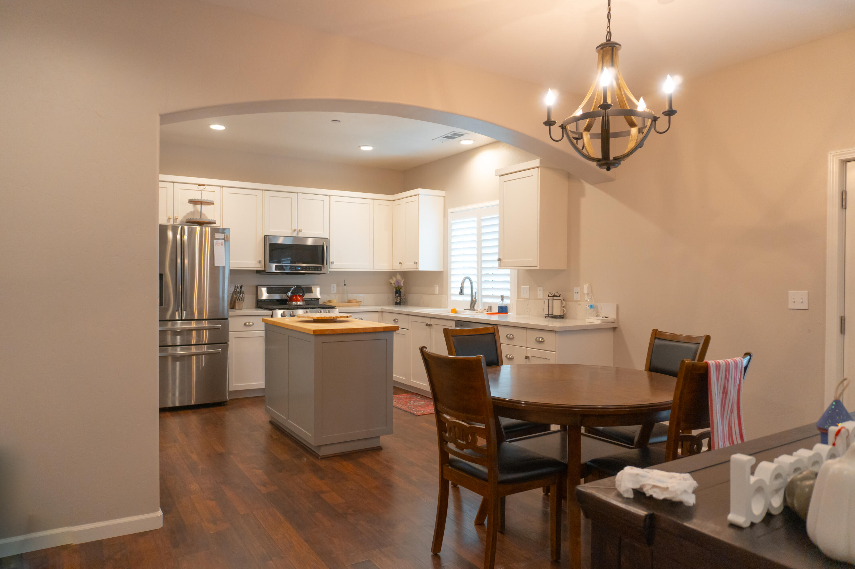 2113 S Columbus Ct, Visalia, CA 93277