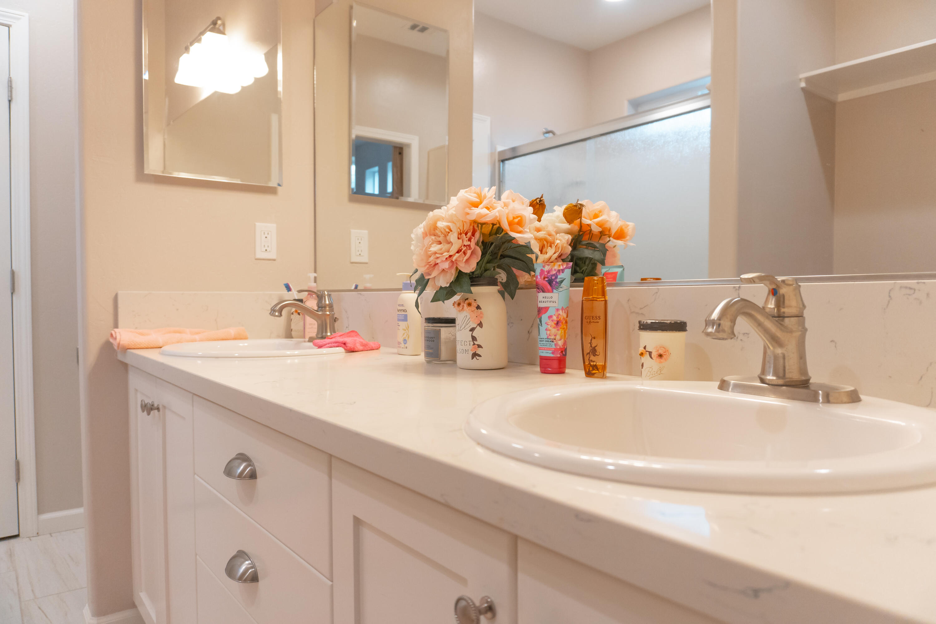 2113 S Columbus Ct, Visalia, CA 93277