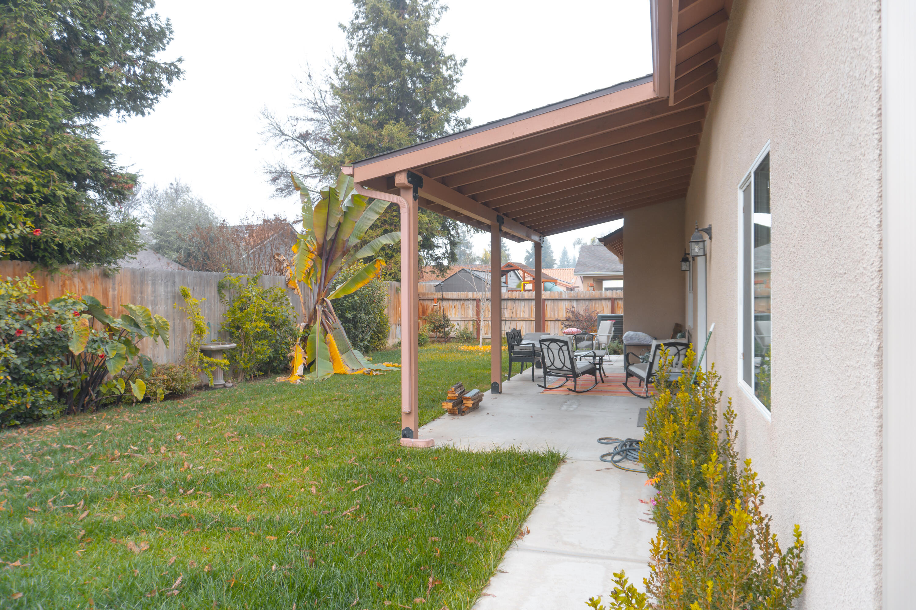 2113 S Columbus Ct, Visalia, CA 93277