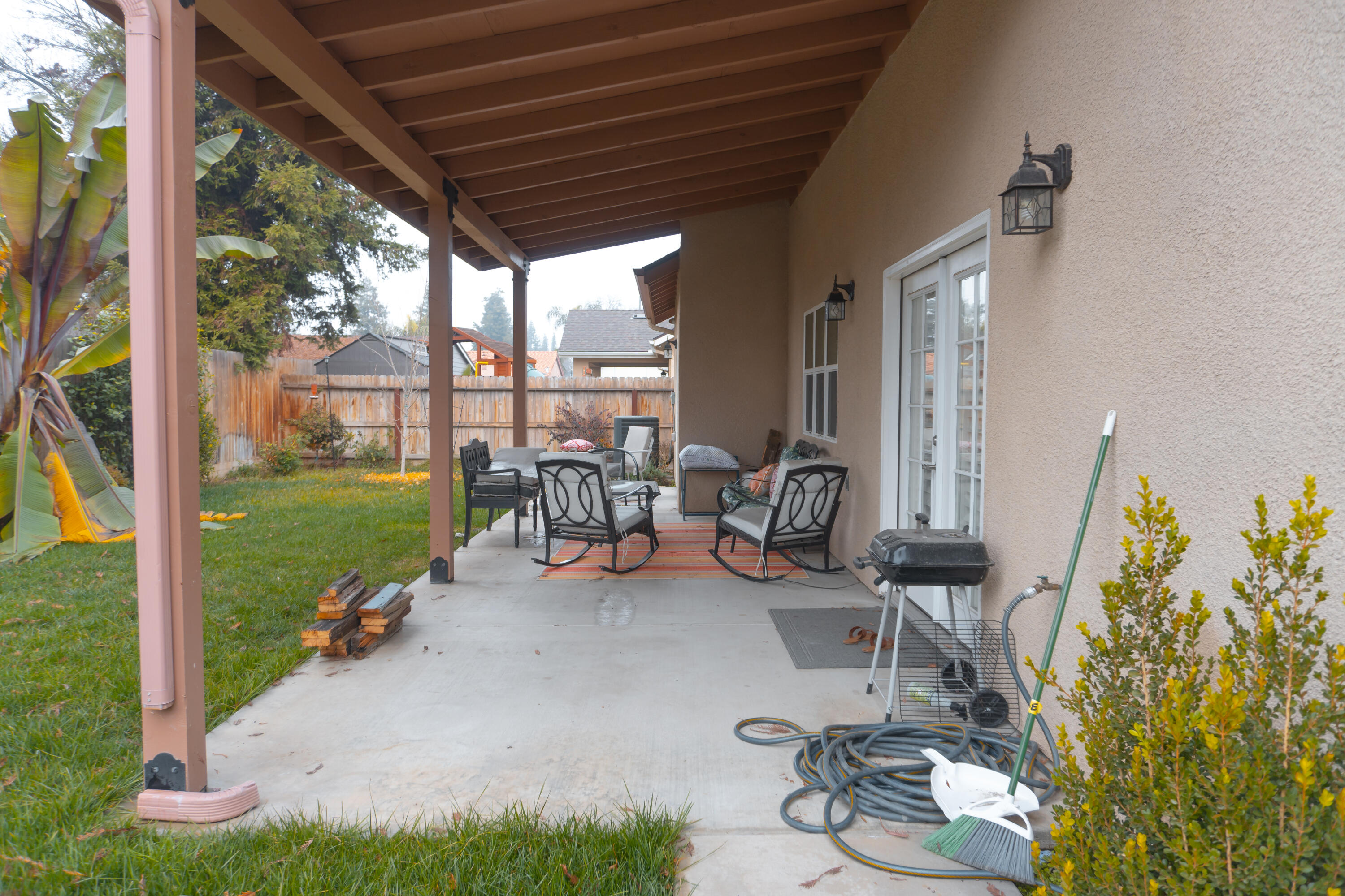 2113 S Columbus Ct, Visalia, CA 93277