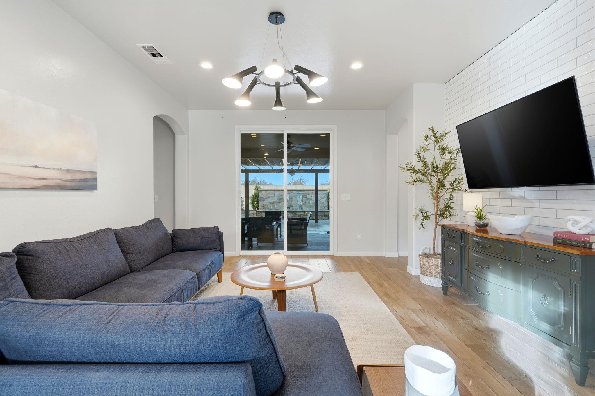 4736 W Flagstaff Ave, Visalia, CA 93291