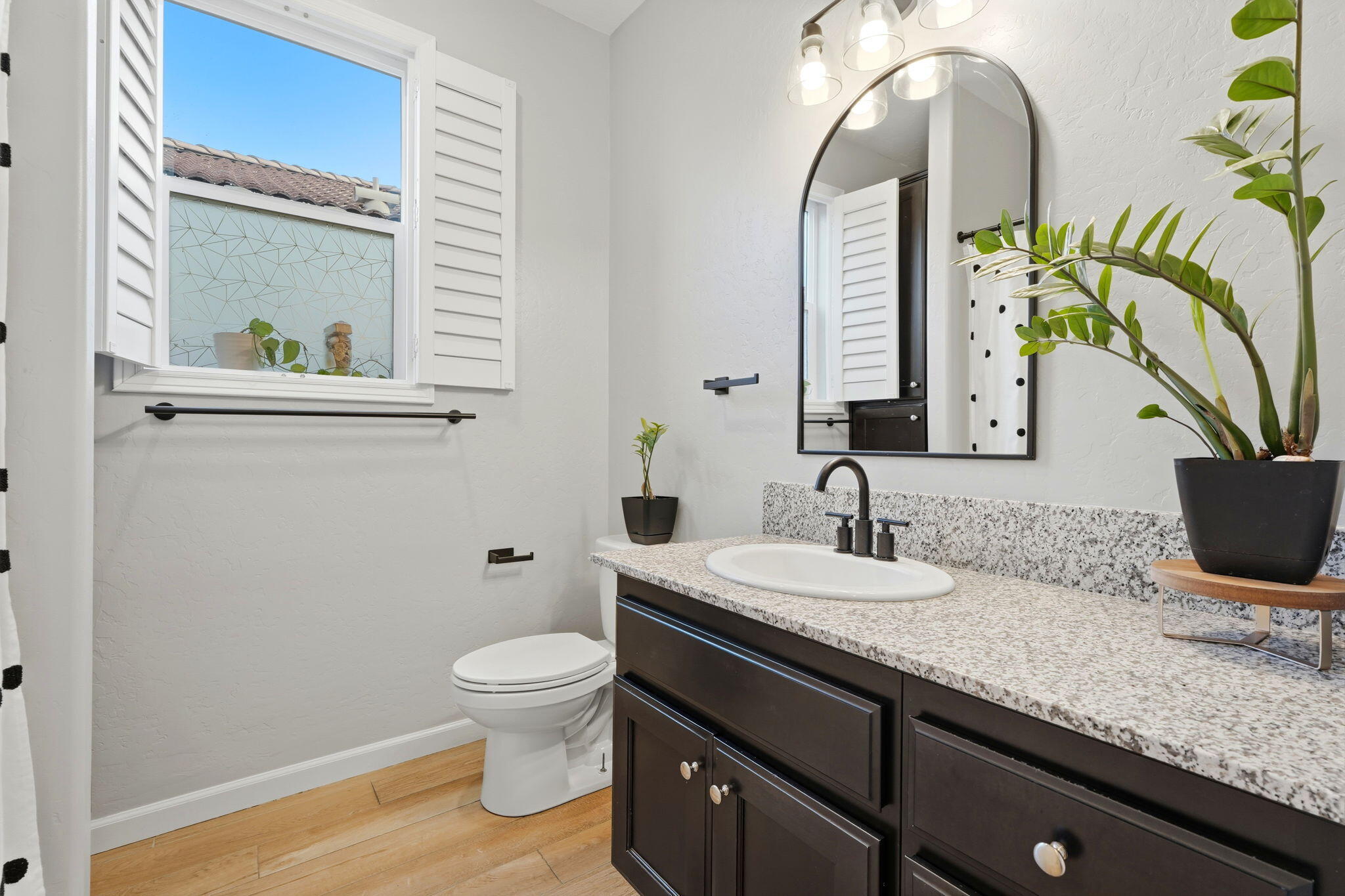 4736 W Flagstaff Ave, Visalia, CA 93291