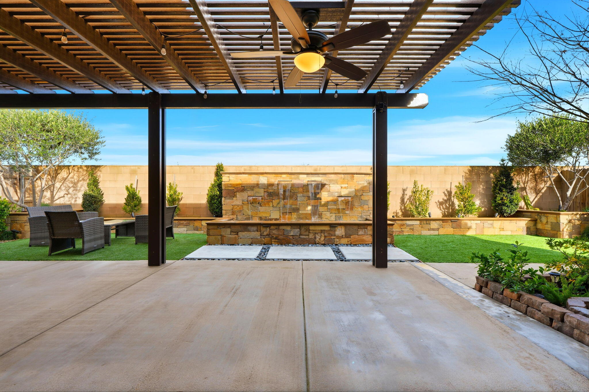 4736 W Flagstaff Ave, Visalia, CA 93291