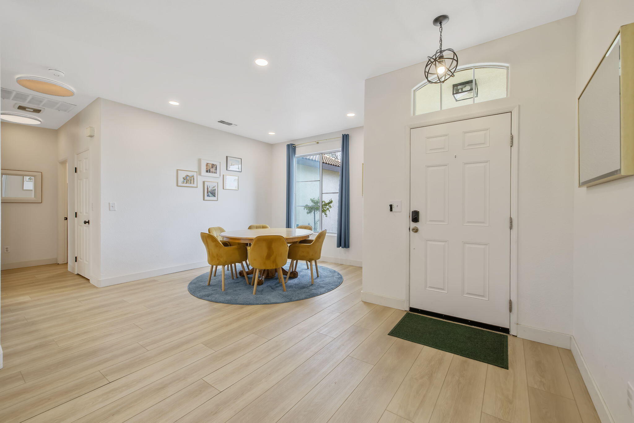 2249 W Perez Ct, Visalia, CA 93291