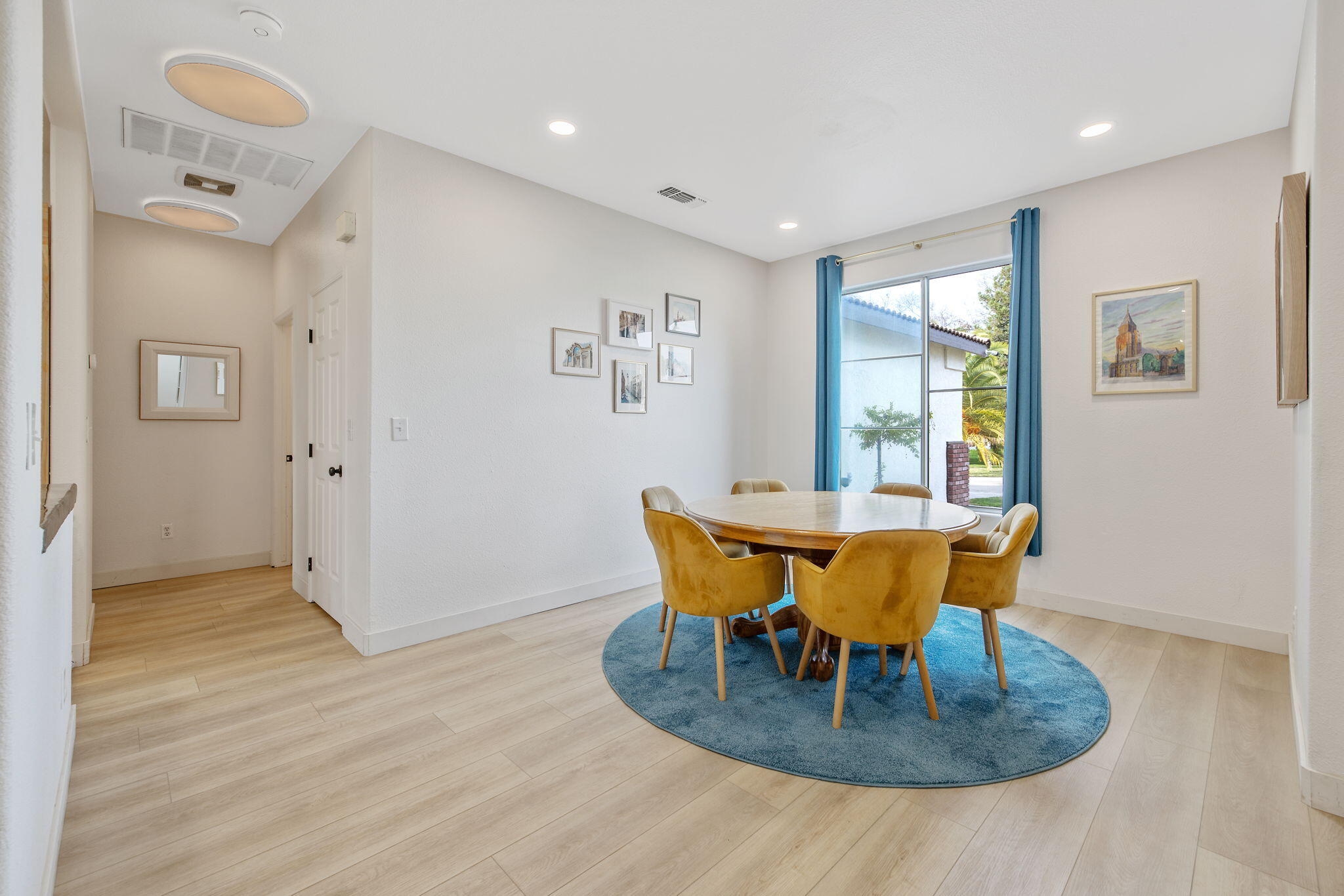 2249 W Perez Ct, Visalia, CA 93291