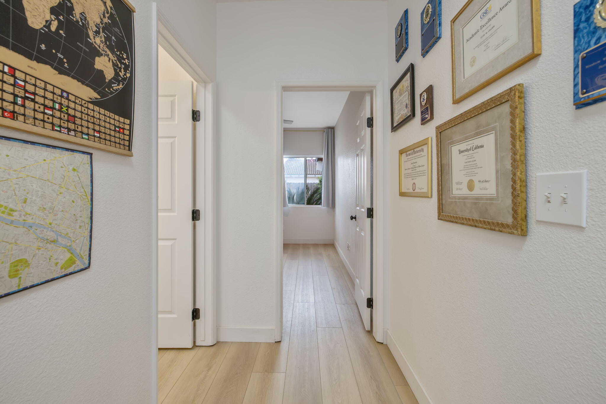 2249 W Perez Ct, Visalia, CA 93291