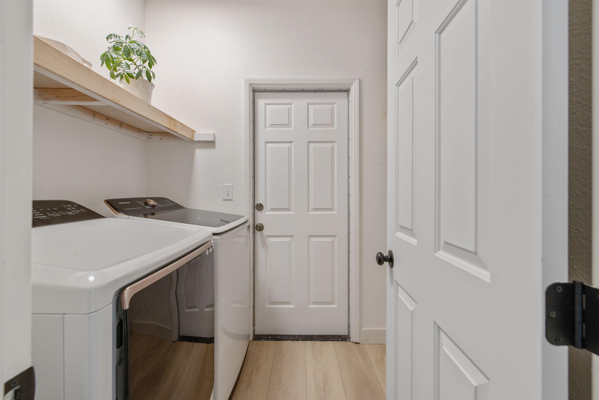 2249 W Perez Ct, Visalia, CA 93291