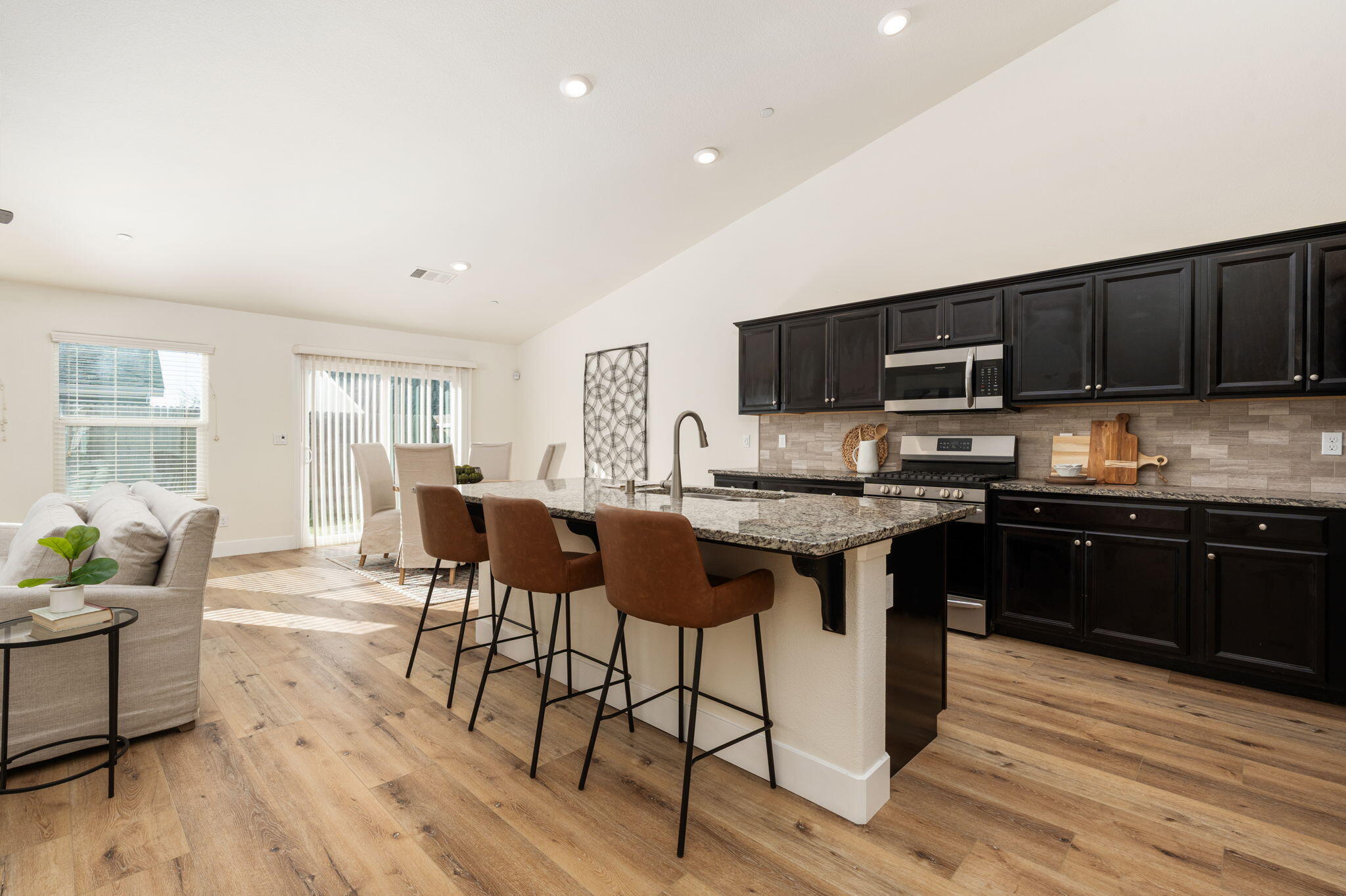 3283 Ferro Ct, Tulare, CA 93274