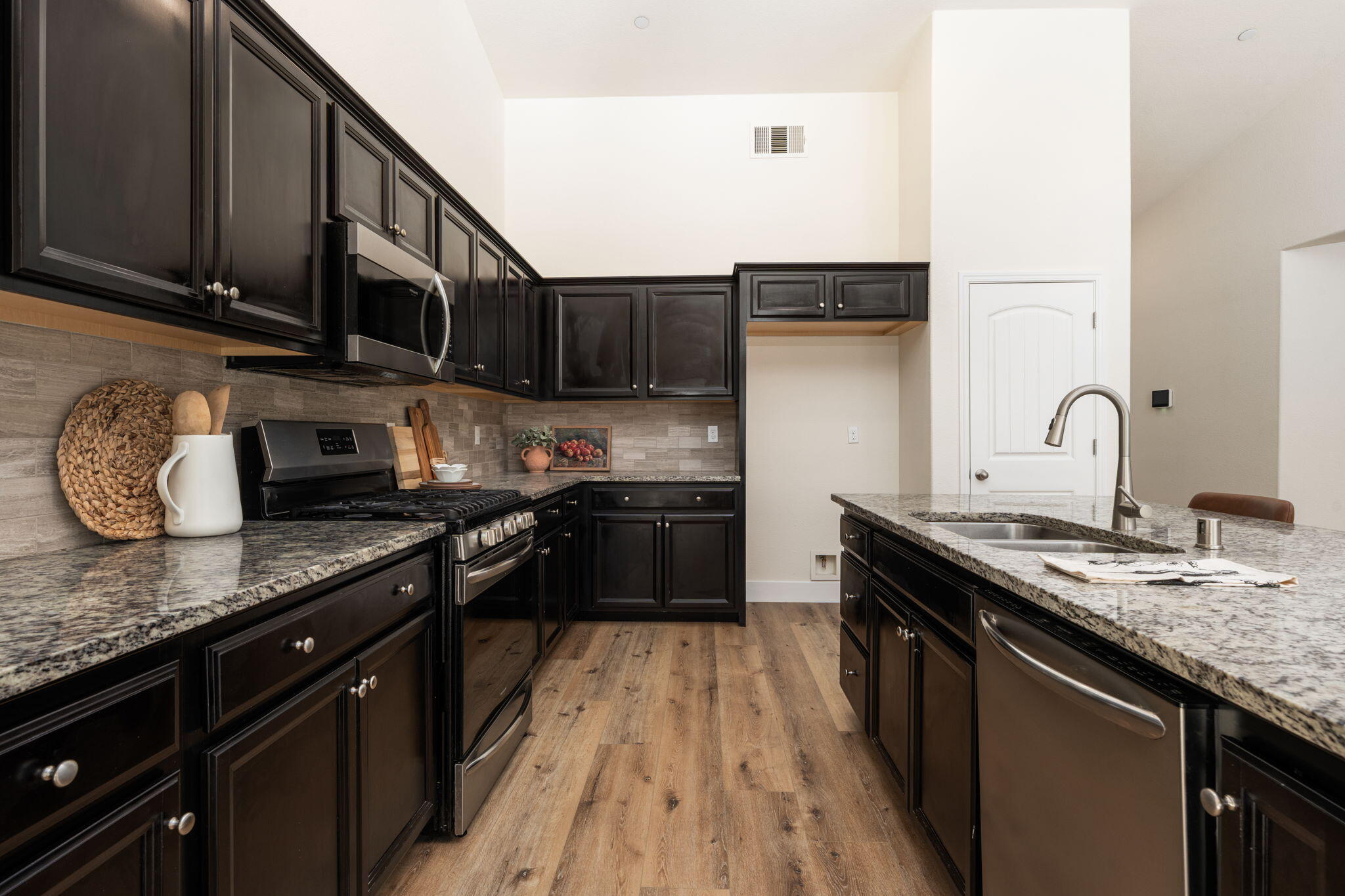 3283 Ferro Ct, Tulare, CA 93274