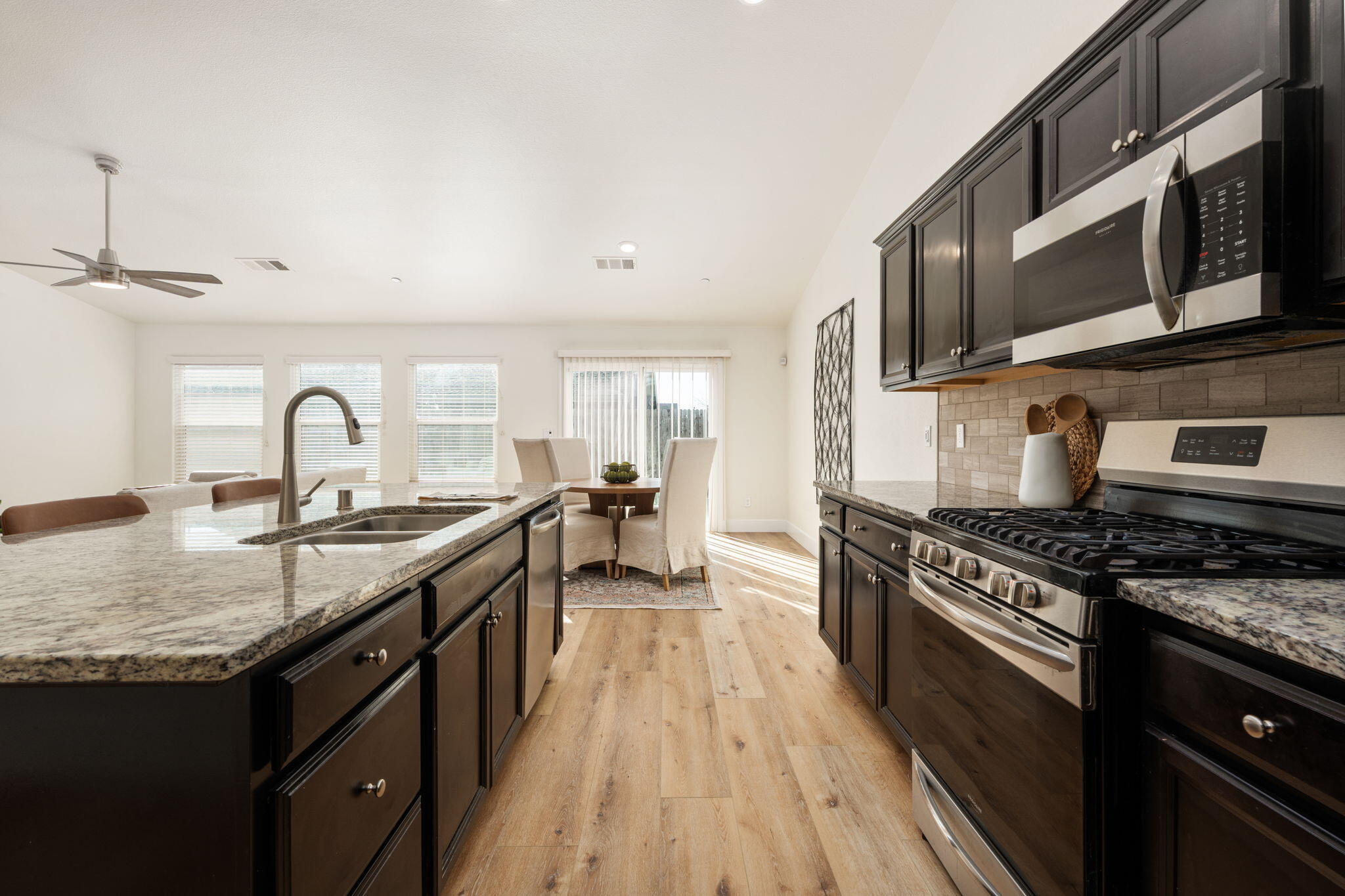 3283 Ferro Ct, Tulare, CA 93274