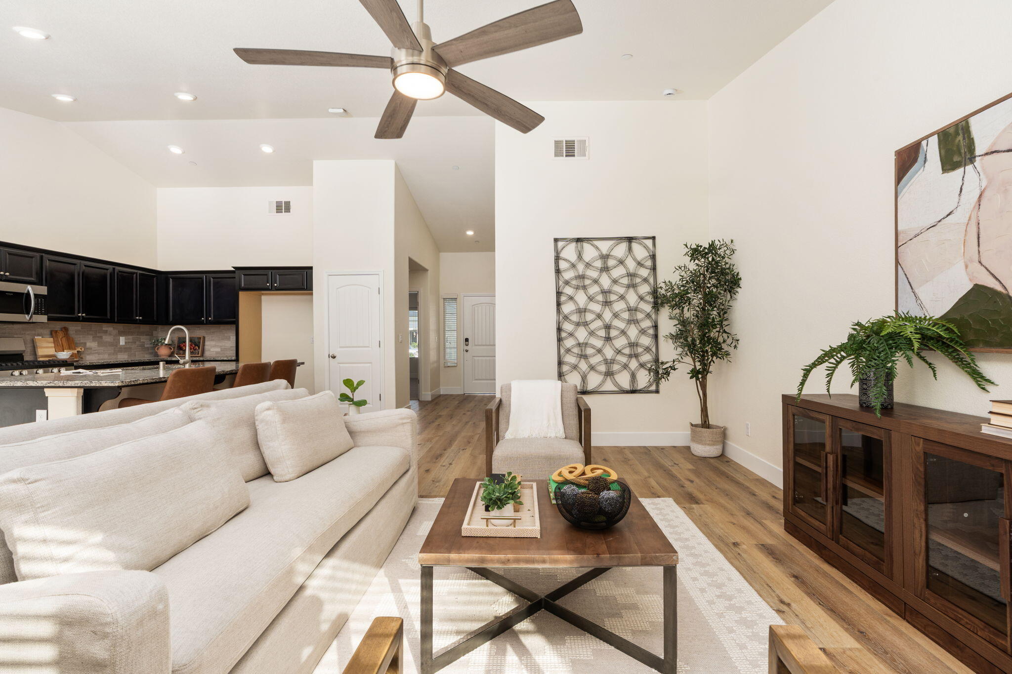 3283 Ferro Ct, Tulare, CA 93274